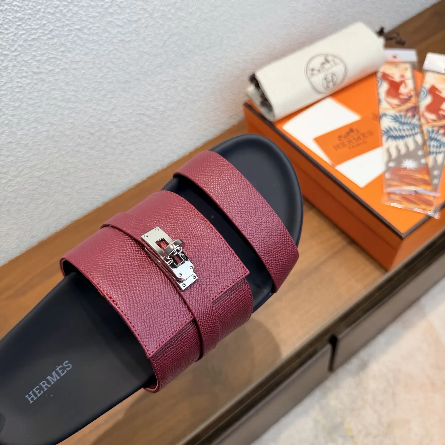 Hermès 经典 小牛皮 拖鞋 舒适