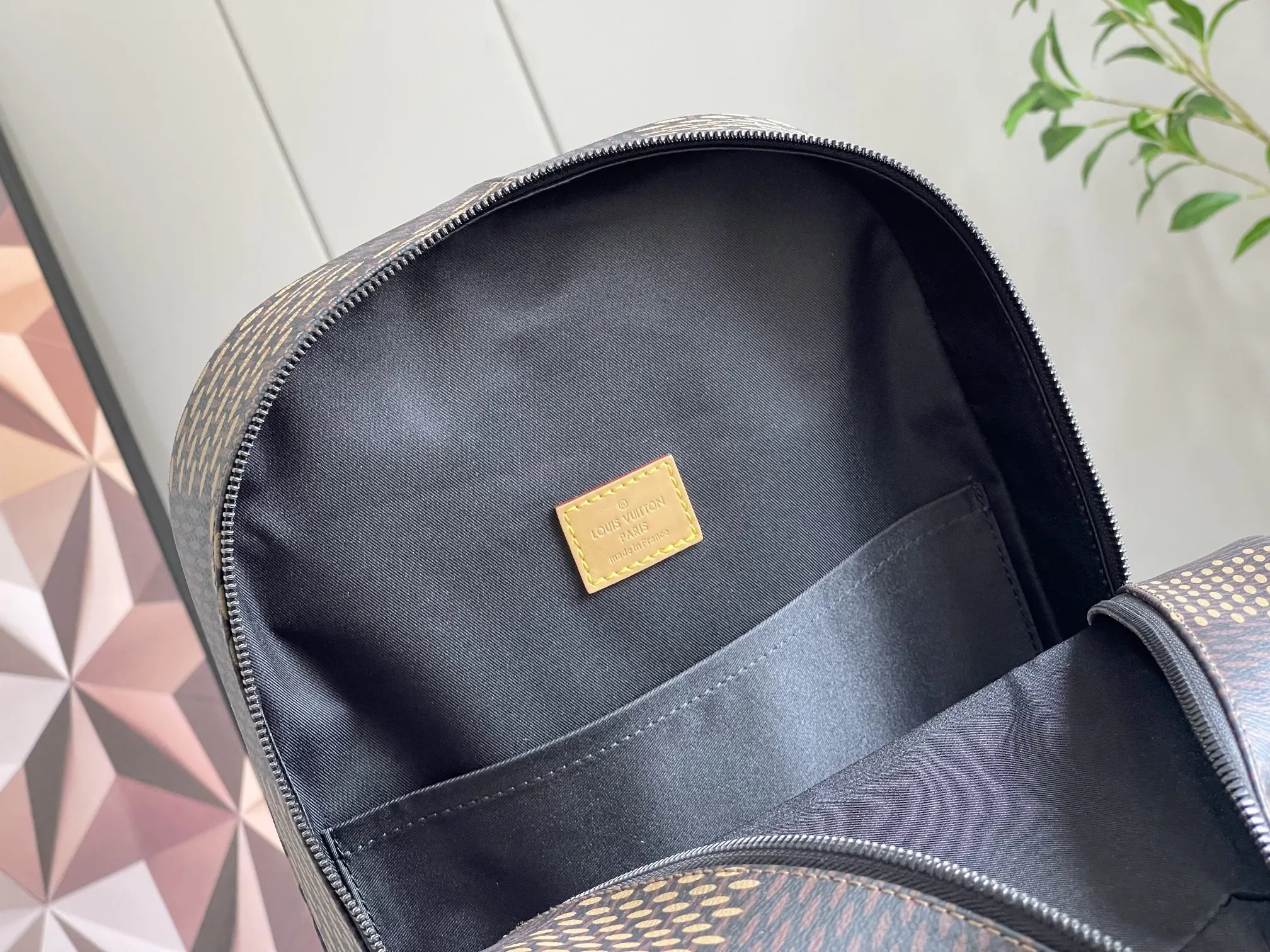 黑色 Damier 雙肩包 实用雙肩款(數字9) 黑色 Damier 雙肩包 实用雙肩款(數字9)
