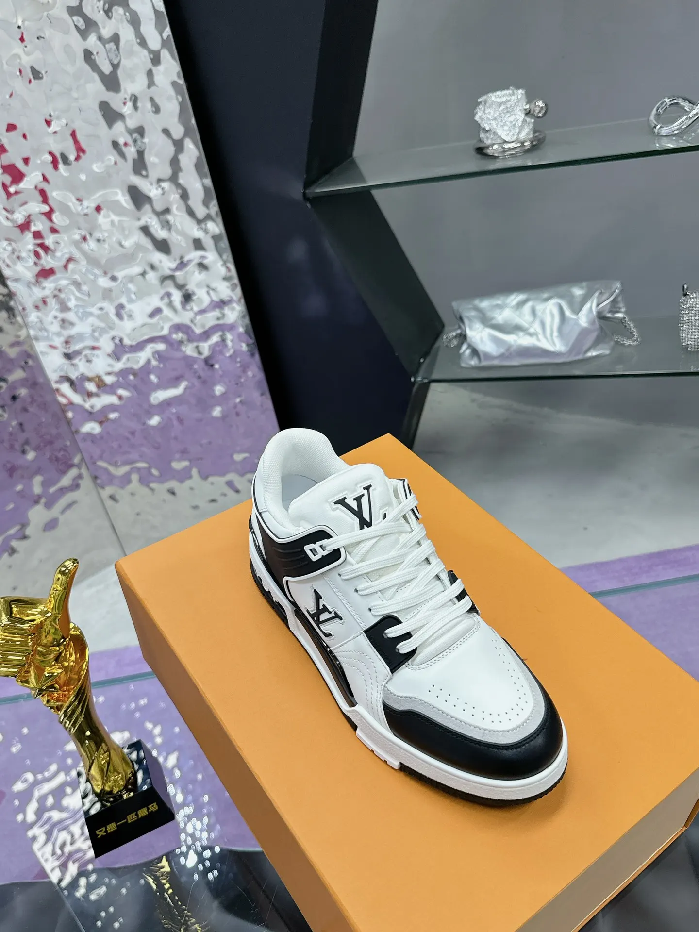 Louis Vuitton 运动鞋