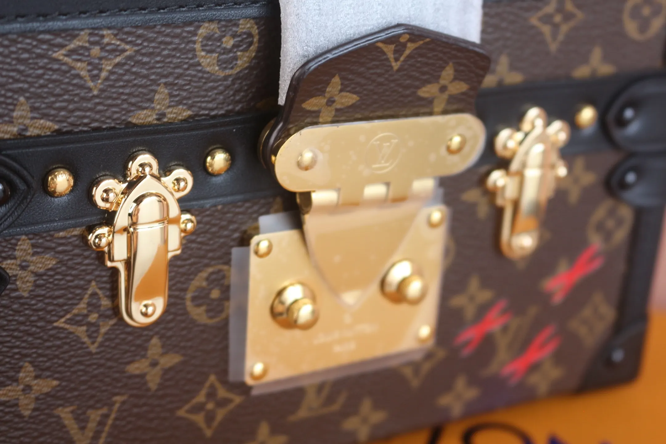 LV 牛皮 手拿包 精致手拿款