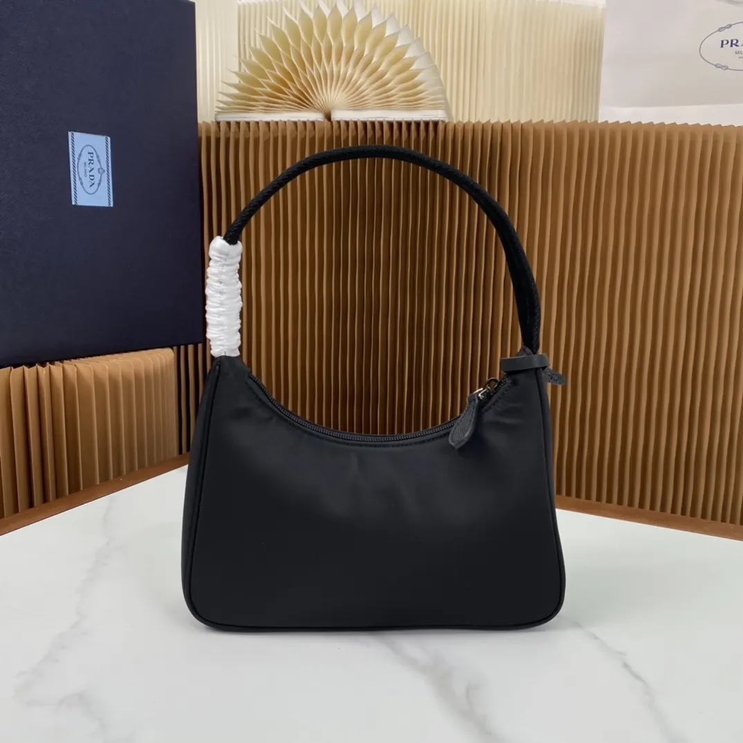 Prada Re-Nylon 1NE515 腋下包