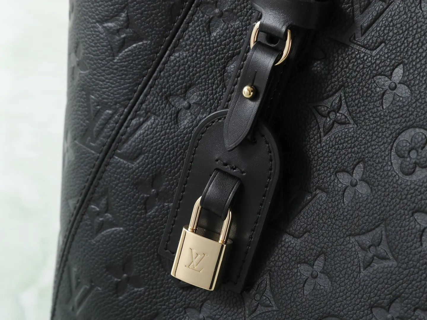 LV tote bag, large-capacity commuter model Image 8 LV tote bag, large-capacity commuter model Image 8