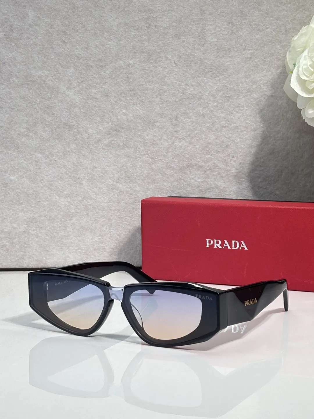 Prada 墨镜 時尚防晒款