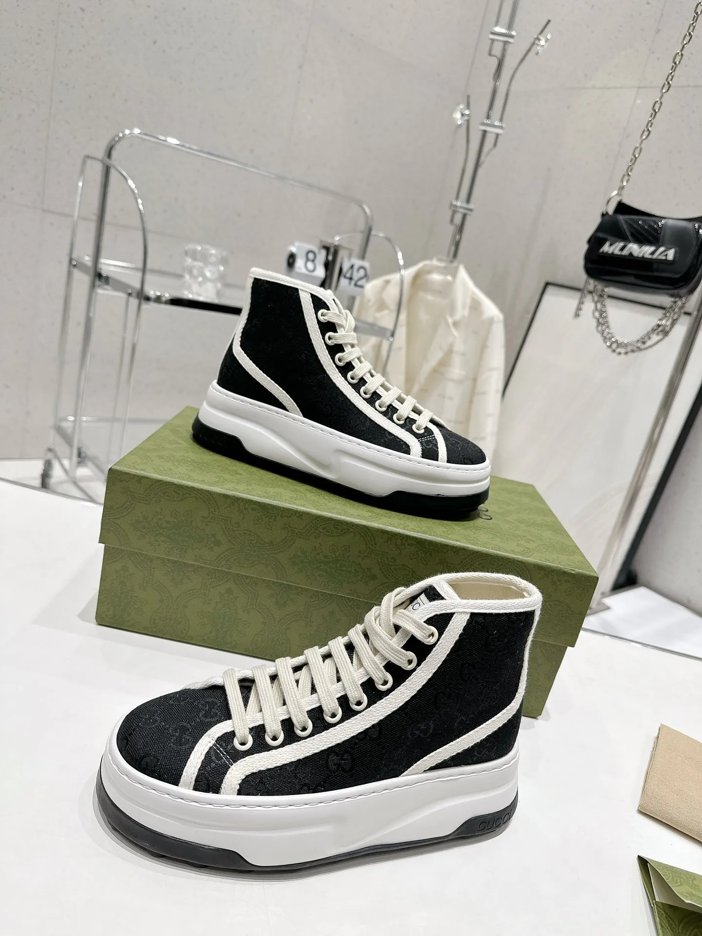 Gucci Logo休闲运动鞋