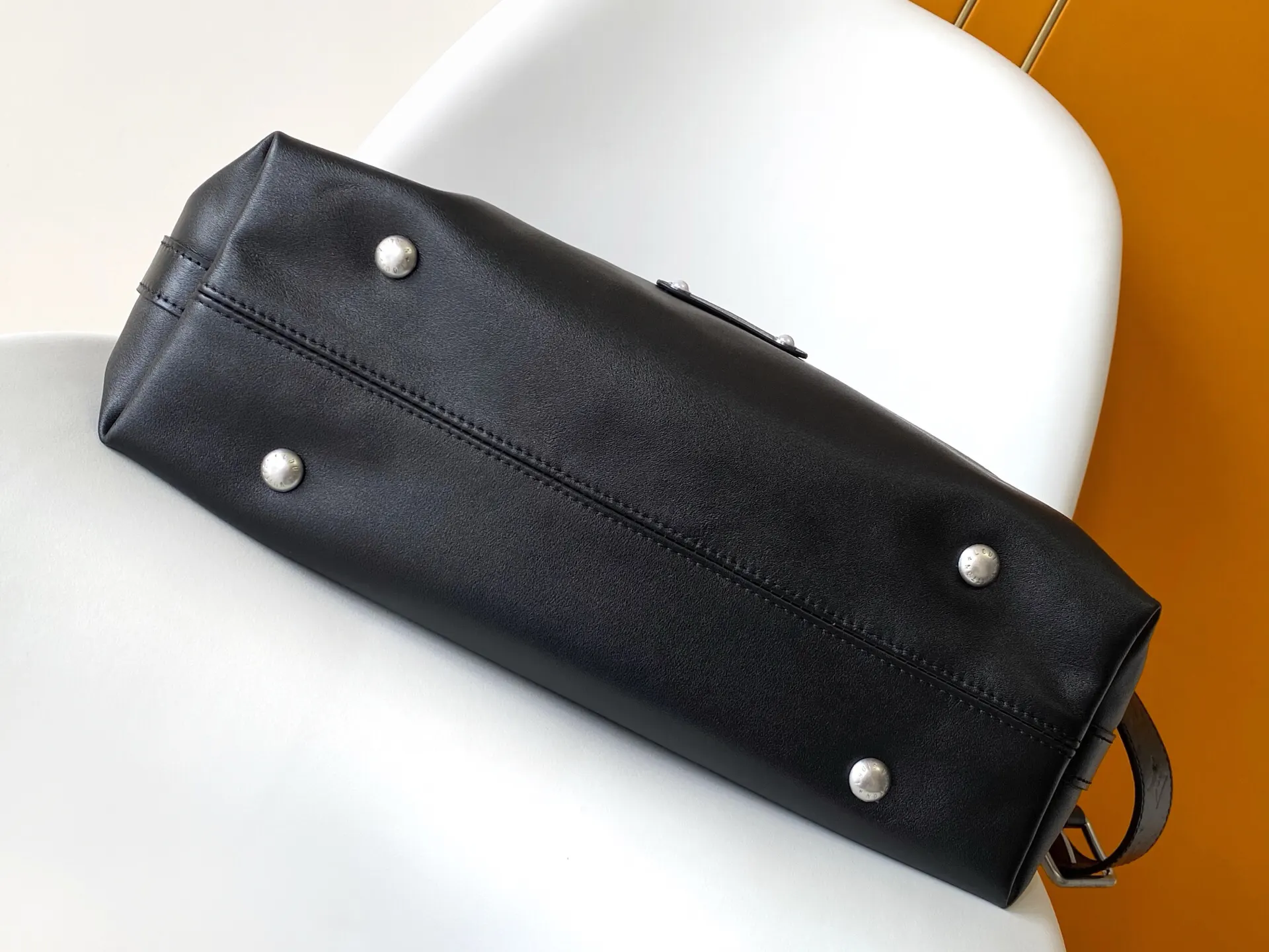 Louis Vuitton Black Shoulder Bag Image 4 Louis Vuitton Black Shoulder Bag Image 4