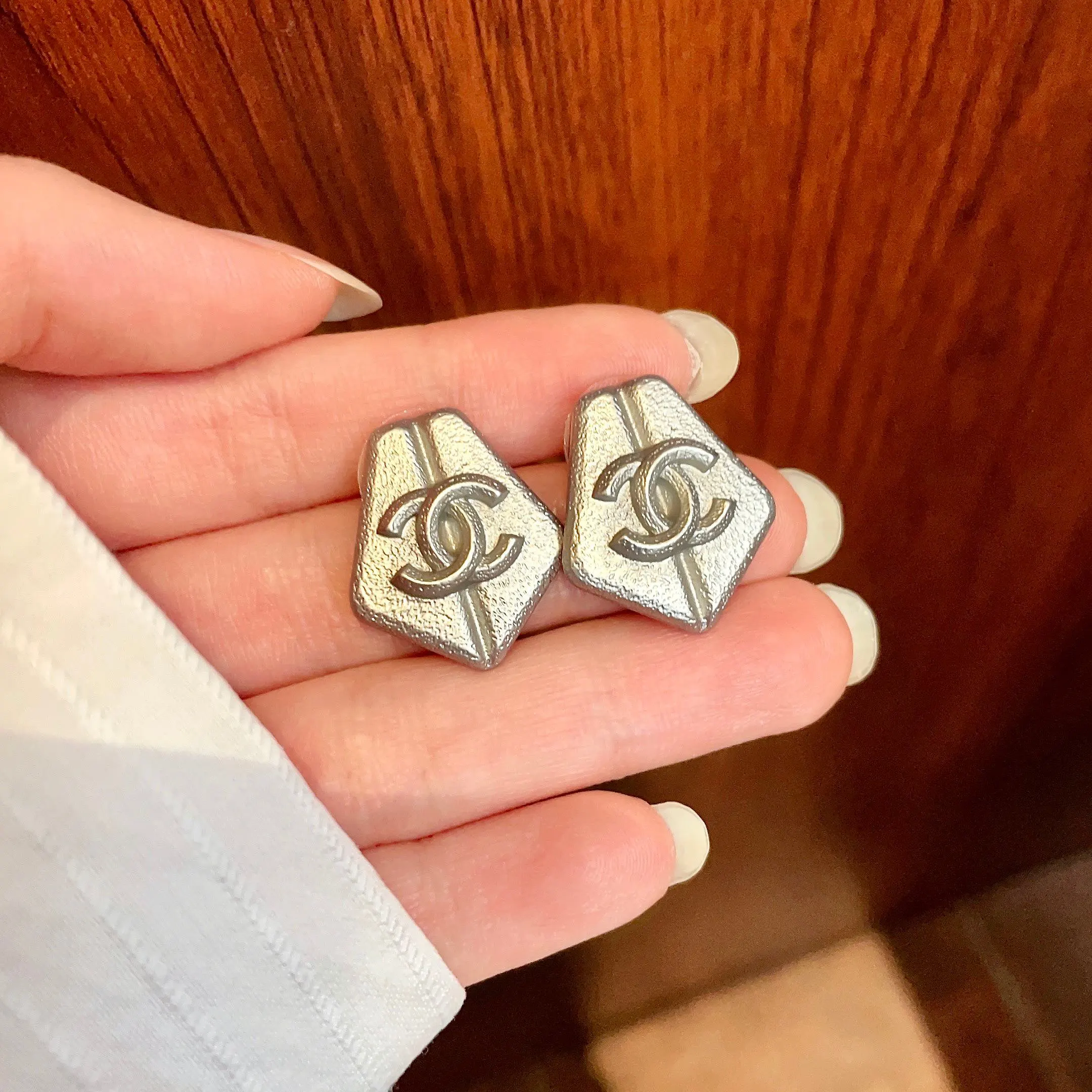 Chanel 双C 耳钉 小巧点缀 耳饰