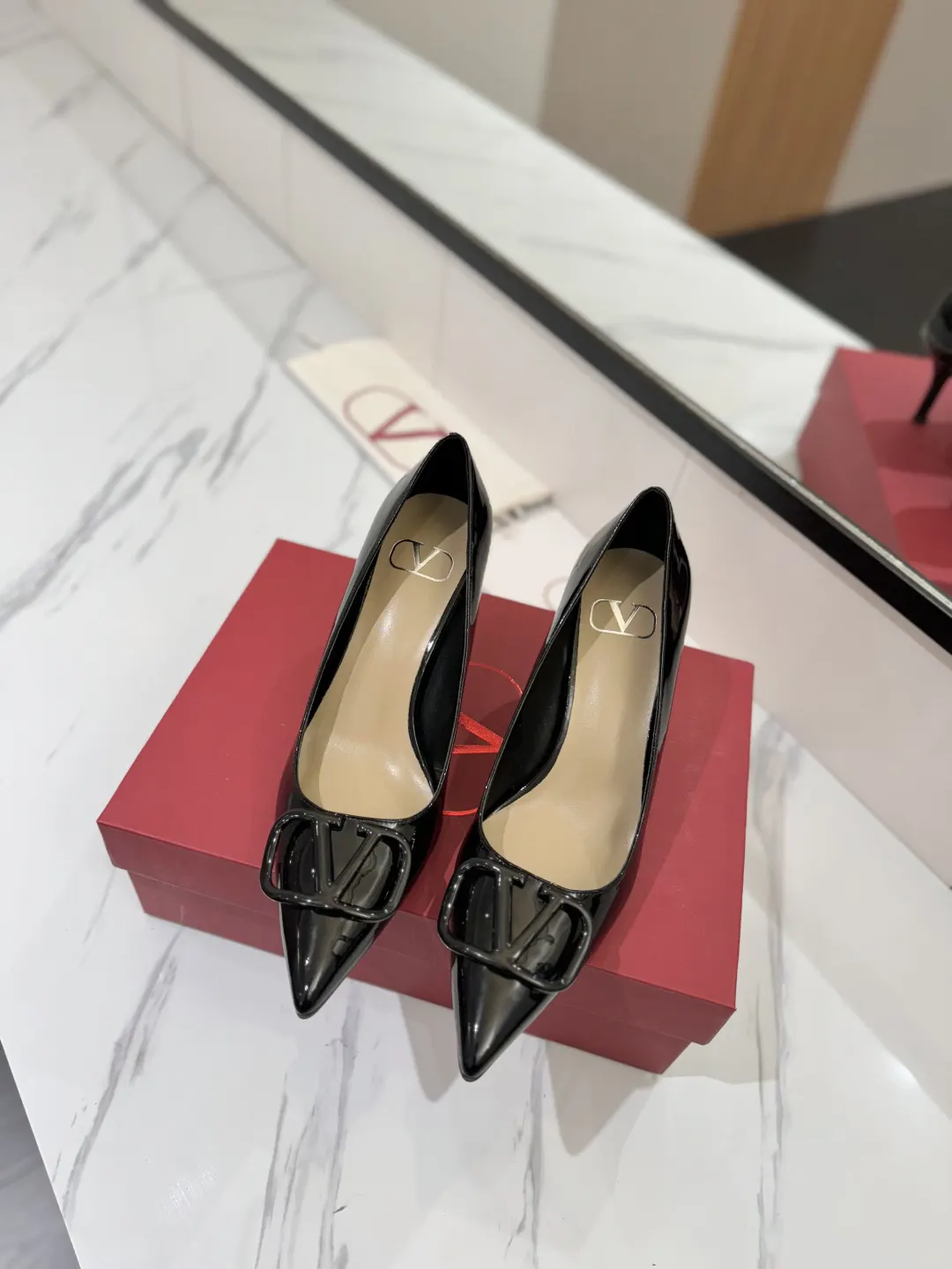Valentino 金色 平底鞋 通勤约会款 款07