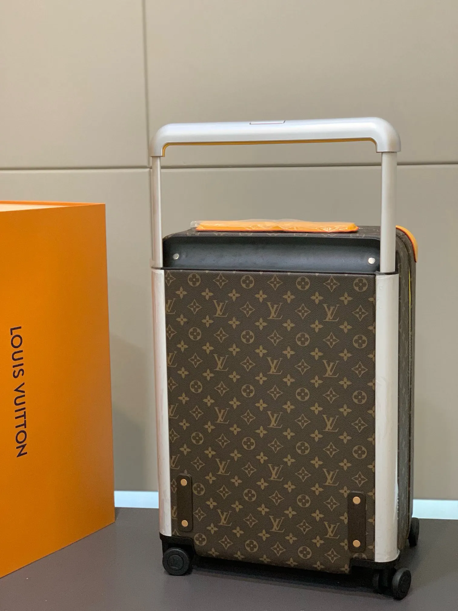 拉杆箱皮箱行李箱旅行箱登机箱 拉杆箱旅行箱 路易v 旅行拉杆款 轻便出行款