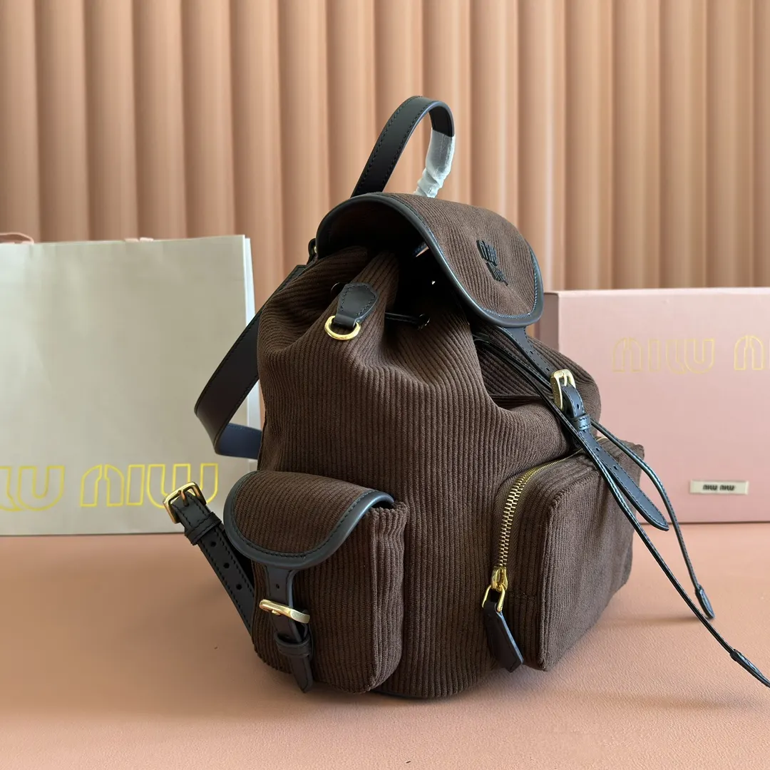 Miu 小牛皮 雙肩包 实用雙肩款