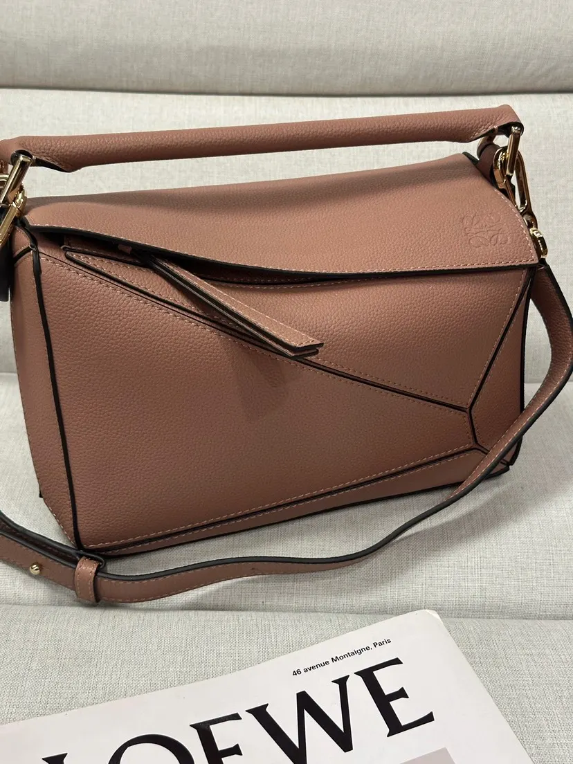 Loewe Puzzle 小牛皮 手拿包 精致手拿款