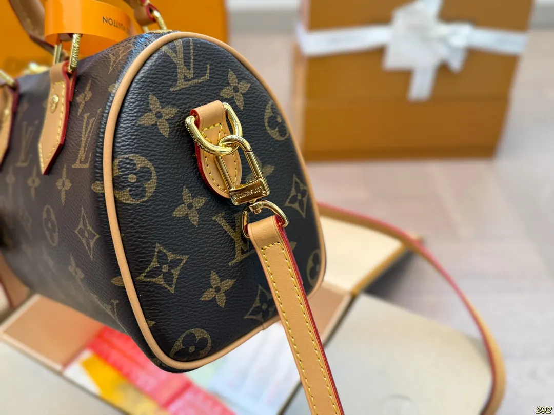 LV Speedy 老花 斜背包 輕便斜挎款