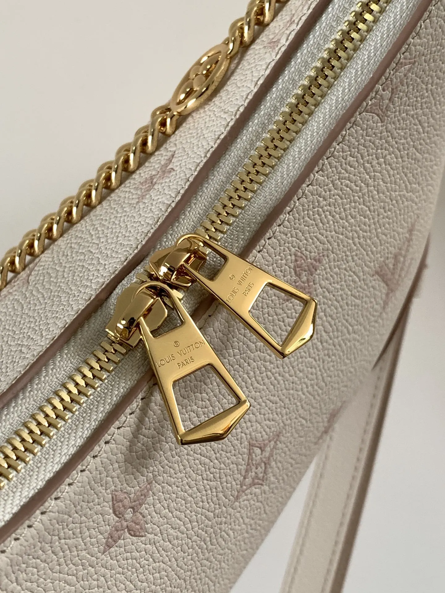 LV Boulogne chain bag, shoulder crossbody Image 6 LV Boulogne chain bag, shoulder crossbody Image 6