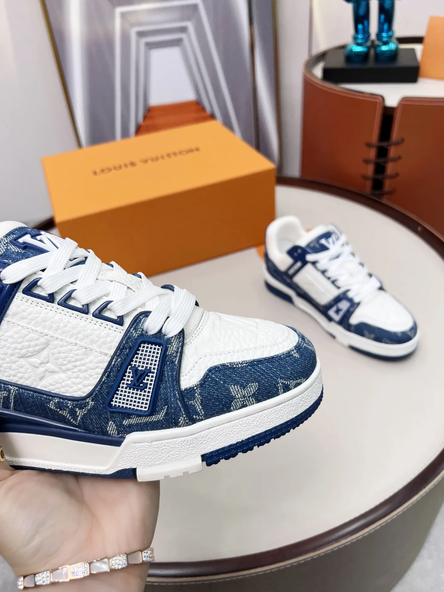 Louis Vuitton Sneakers