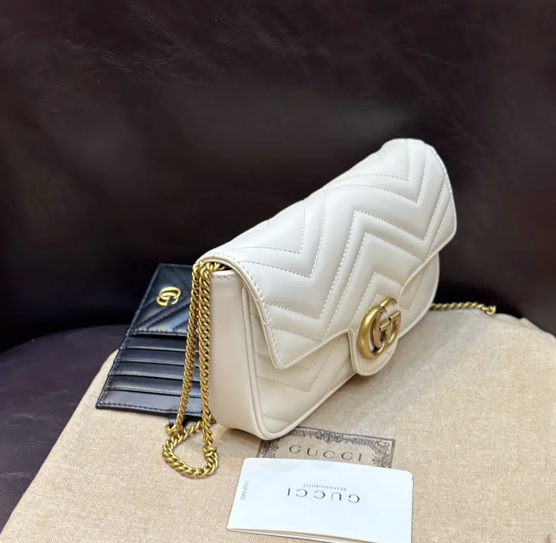 Gucci 绗缝鏈條包 白色