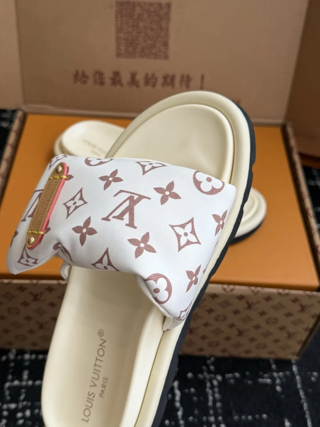 Style 17 Image 5 Style 17 Image 5