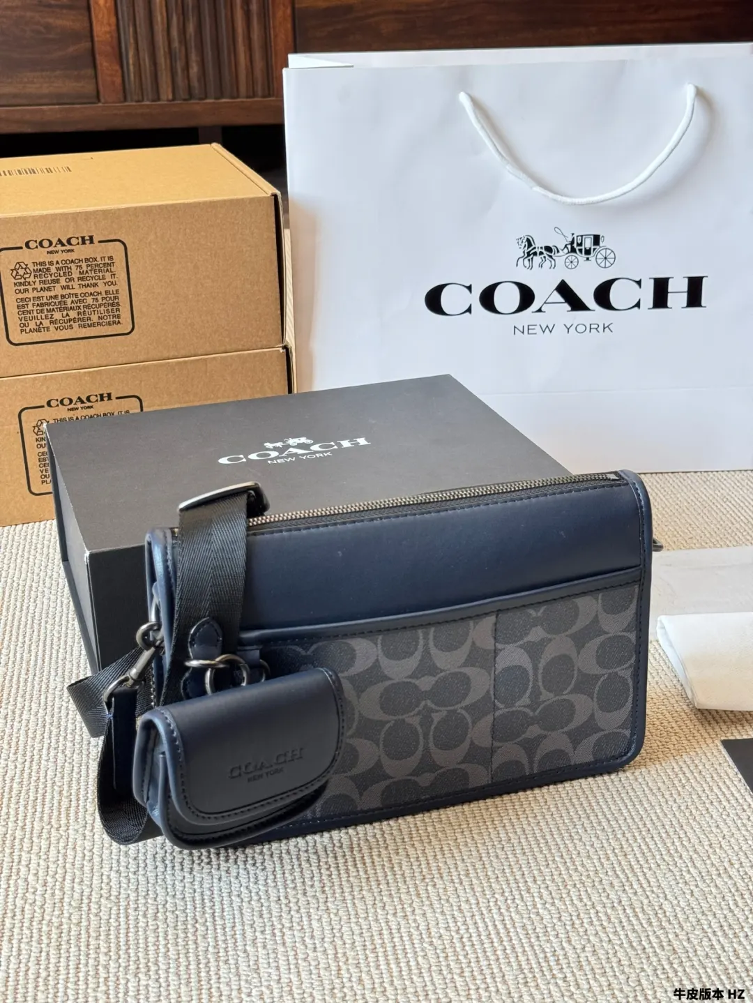 Crossbody Bag Lightweight Classic Leather