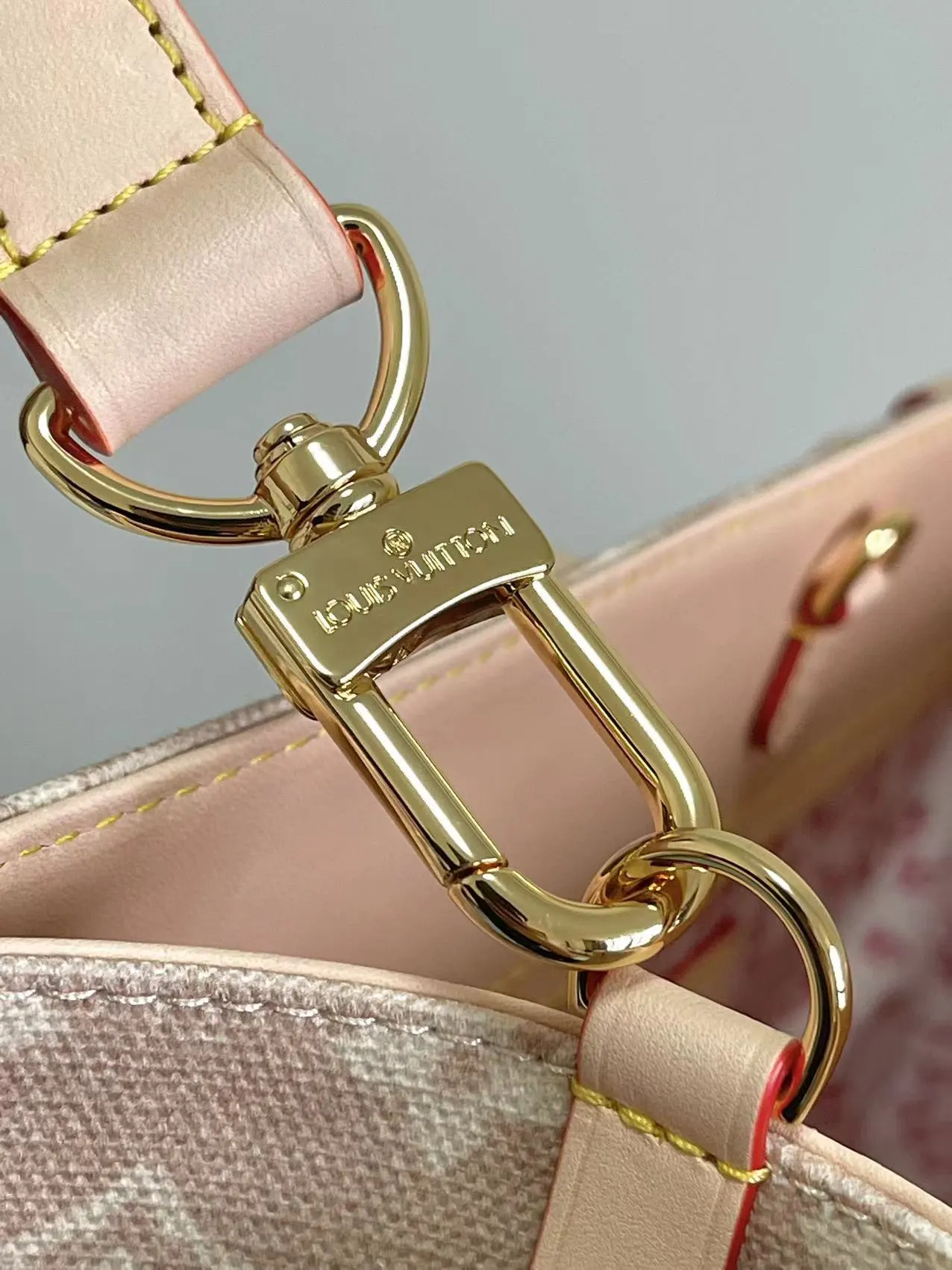 LV OnTheGo 老花 手提包 M15136 精选款