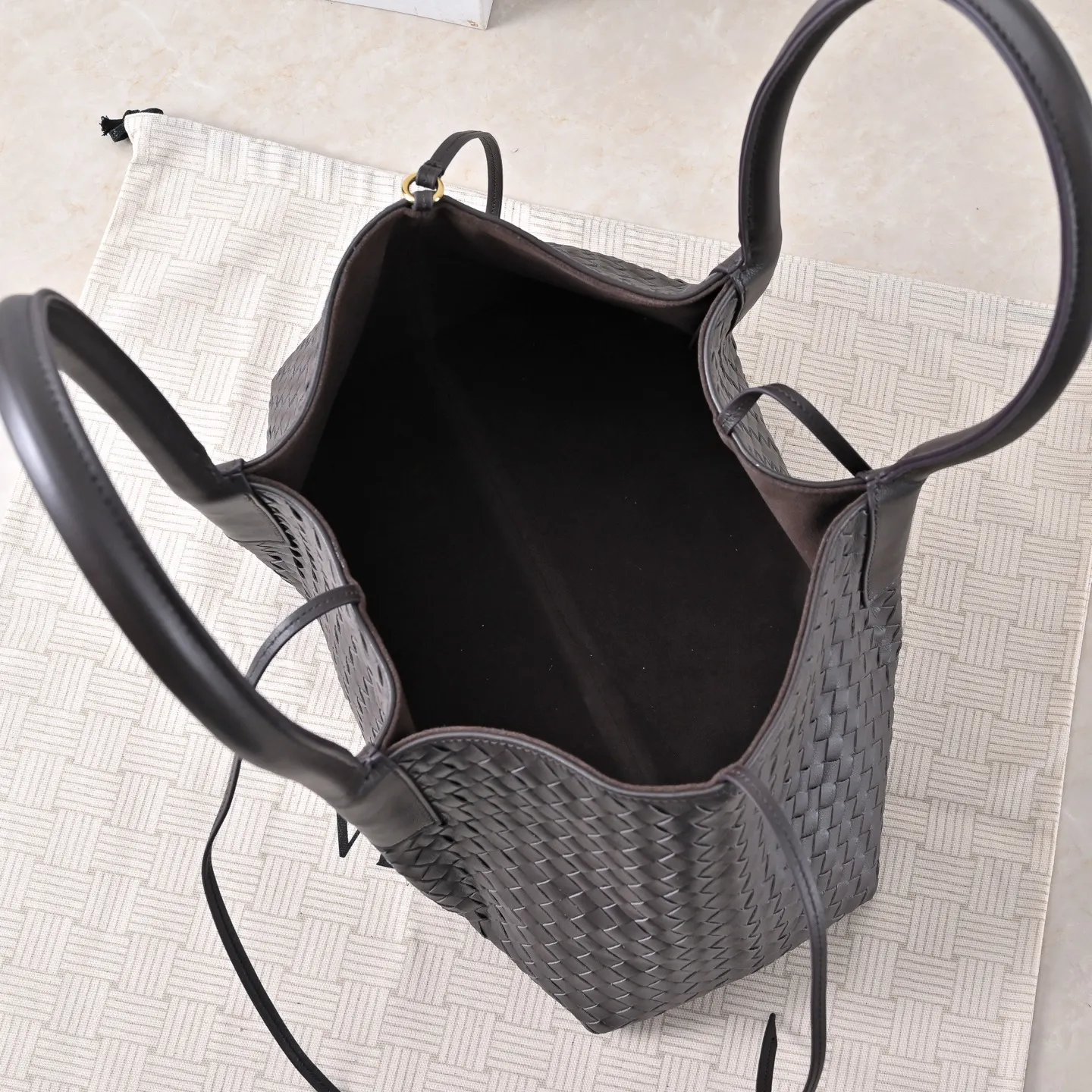 Bottega Veneta 牛皮 托特包 大容量托特款