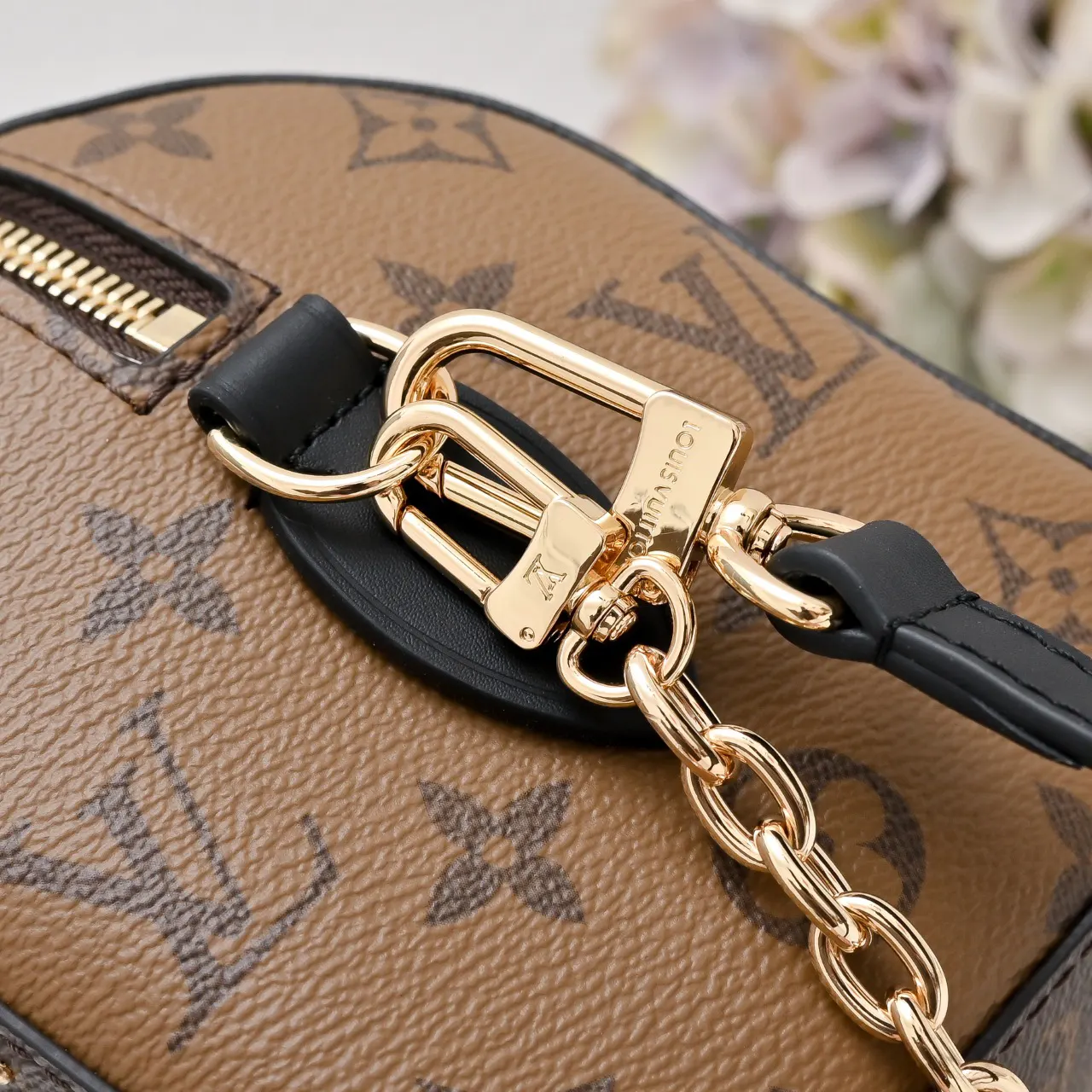 LV Speedy chain bag, shoulder crossbody Image 3 LV Speedy chain bag, shoulder crossbody Image 3