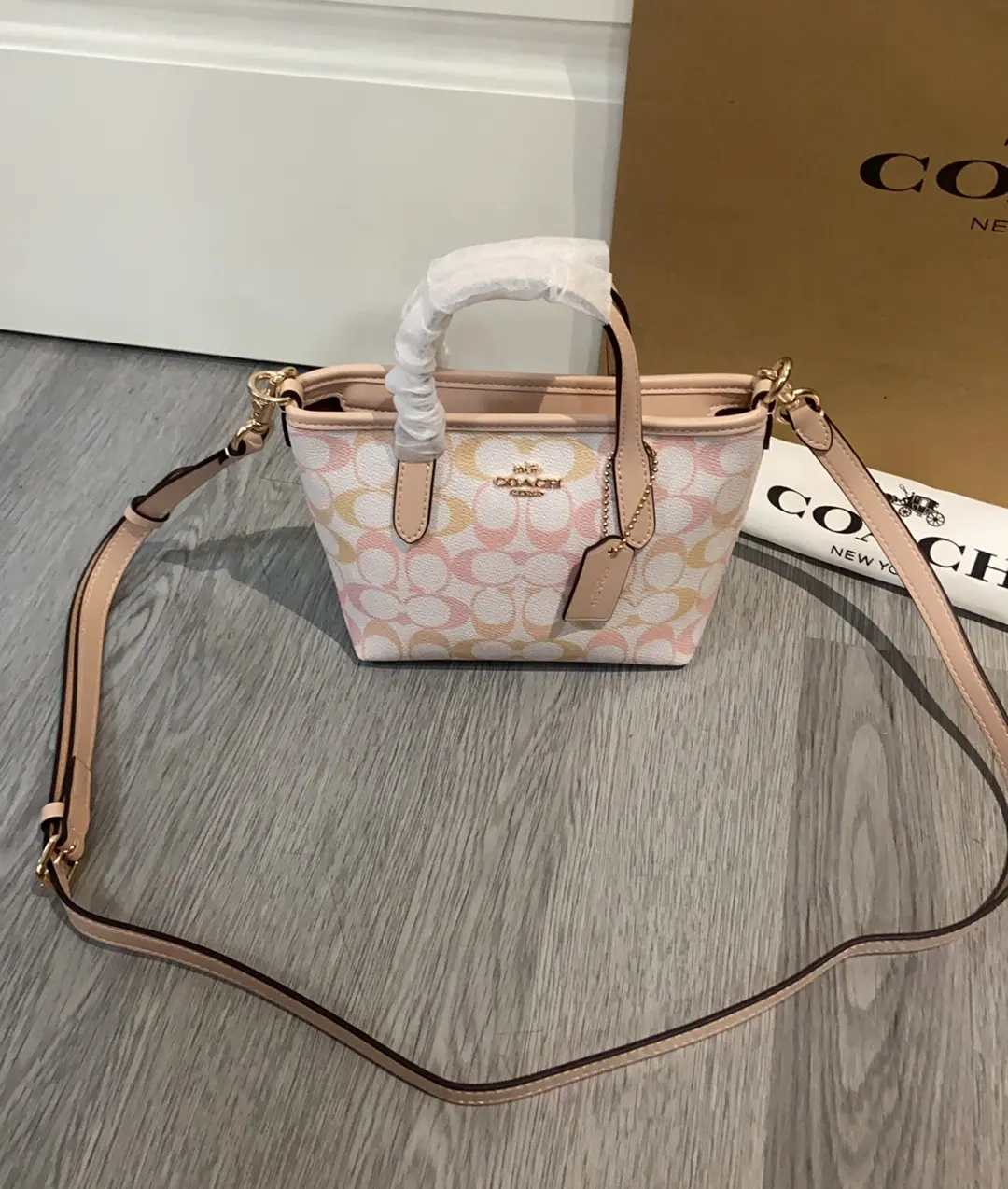 Coach City 15 Style Image 4 Coach City 15 Style Image 4