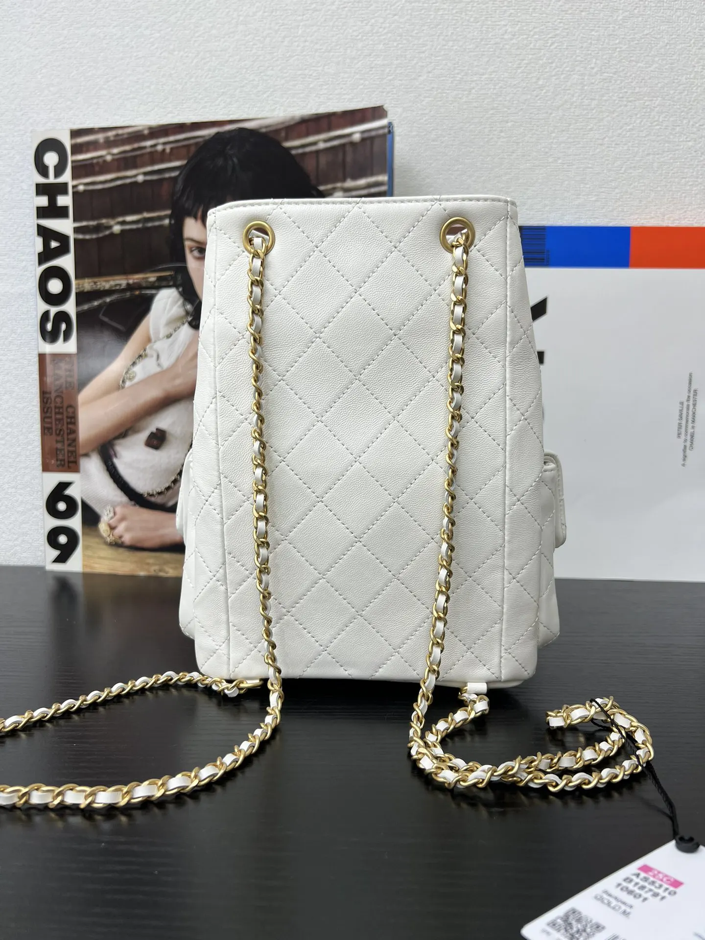 CHANEL 白色小羊皮菱格链条双肩包 休闲款