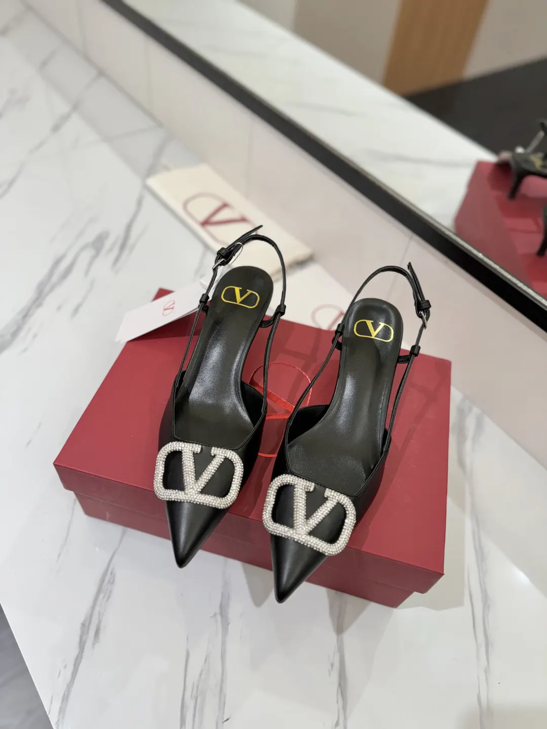 Valentino 金色 拖鞋 轻便舒適款