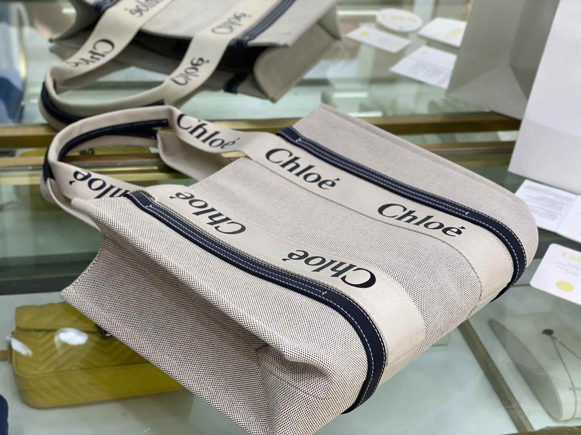 帆布 图片为中号 Chloe Woody Tote Bag 托特包 大容量托特款