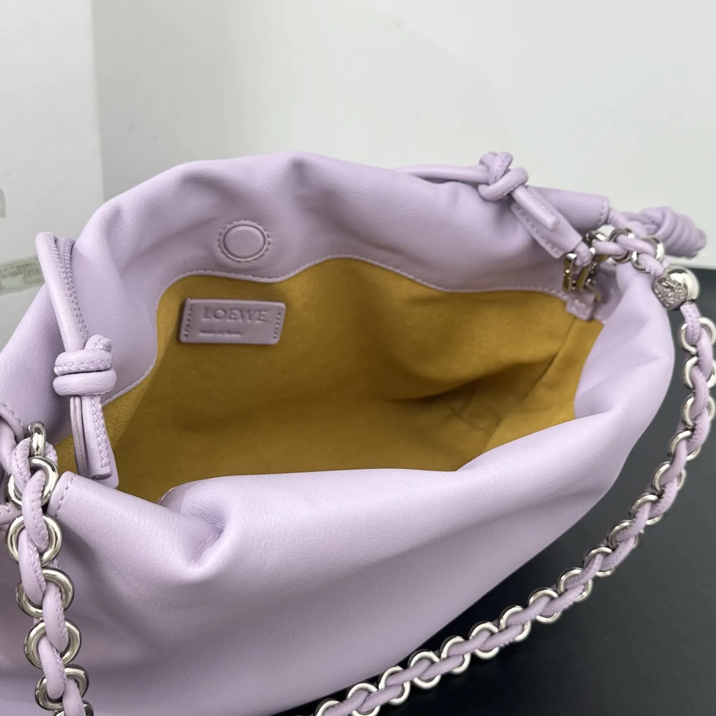羊皮 LO℮w℮ Flamenco Purse 福 链条包 精致链条款