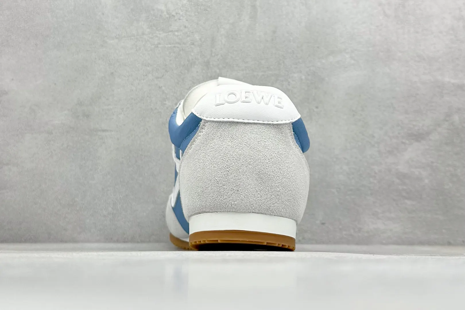 Loewe RUNNER SNEAKERS 平底鞋 通勤约会款