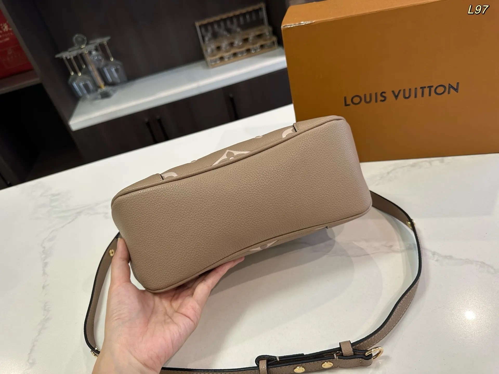 Louis Vuitton Crossbody Bag Lightweight