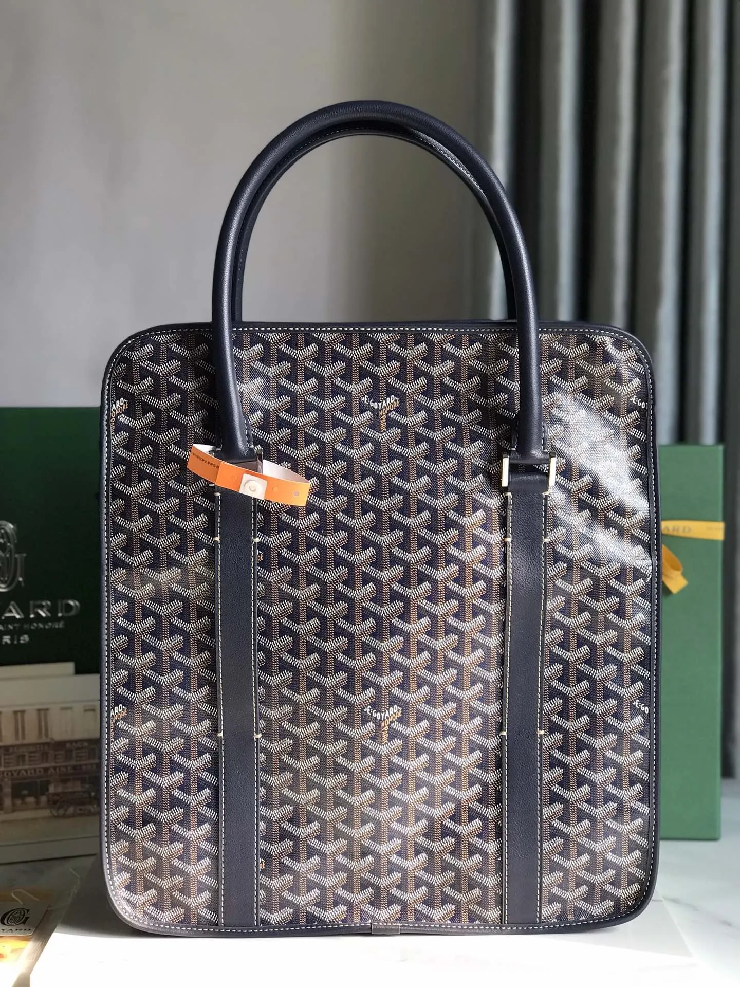 Goyard 皮革 Bourgogne竖款公文包 重新演绎了 商務通勤款