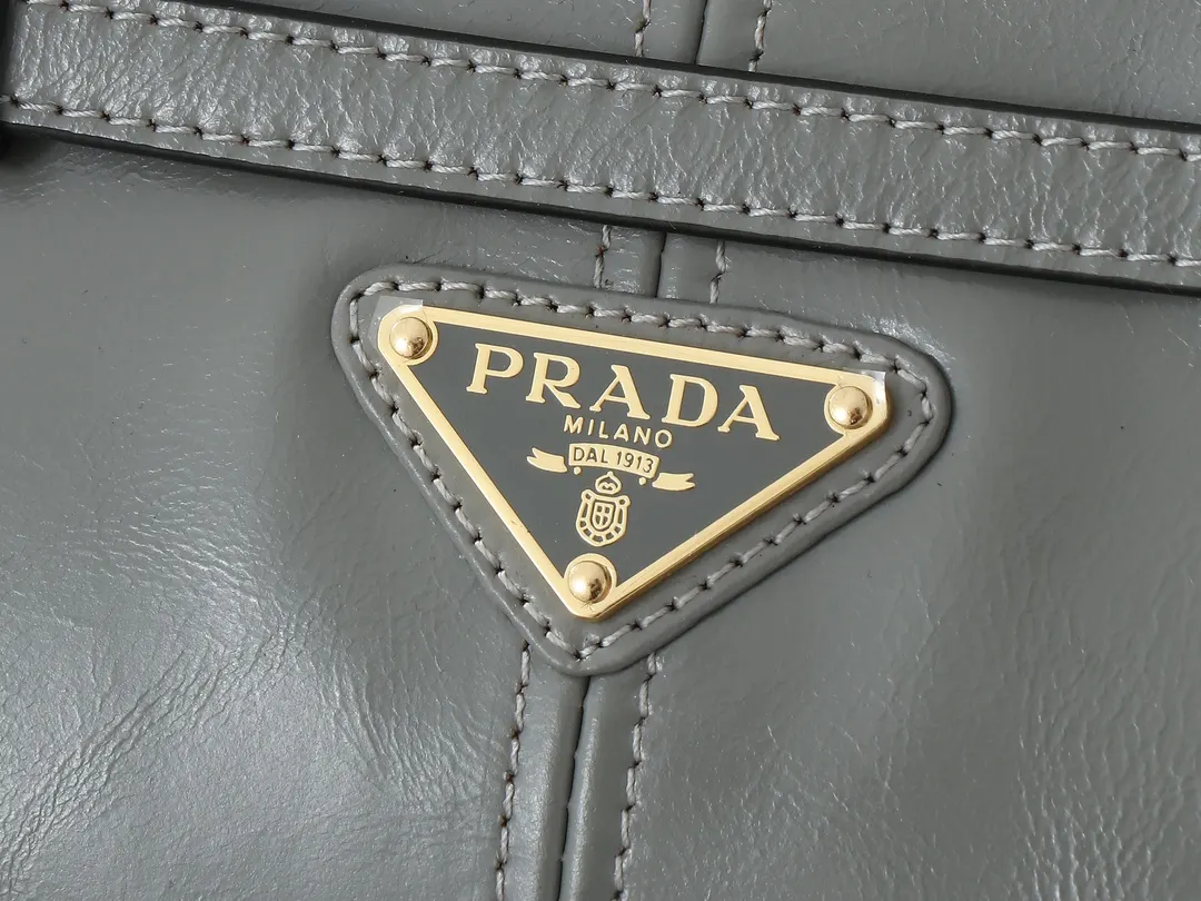 PRADA 1BA426 斜挎包 日常通勤款