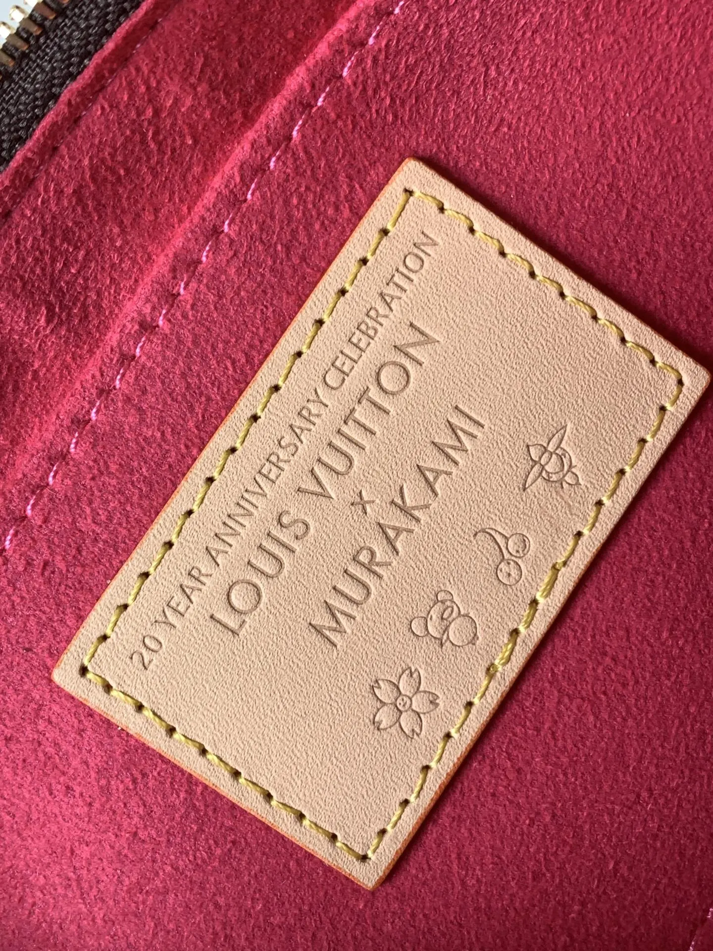 LV 牛皮 公仔 白彩 鏈條包 精致鏈條款