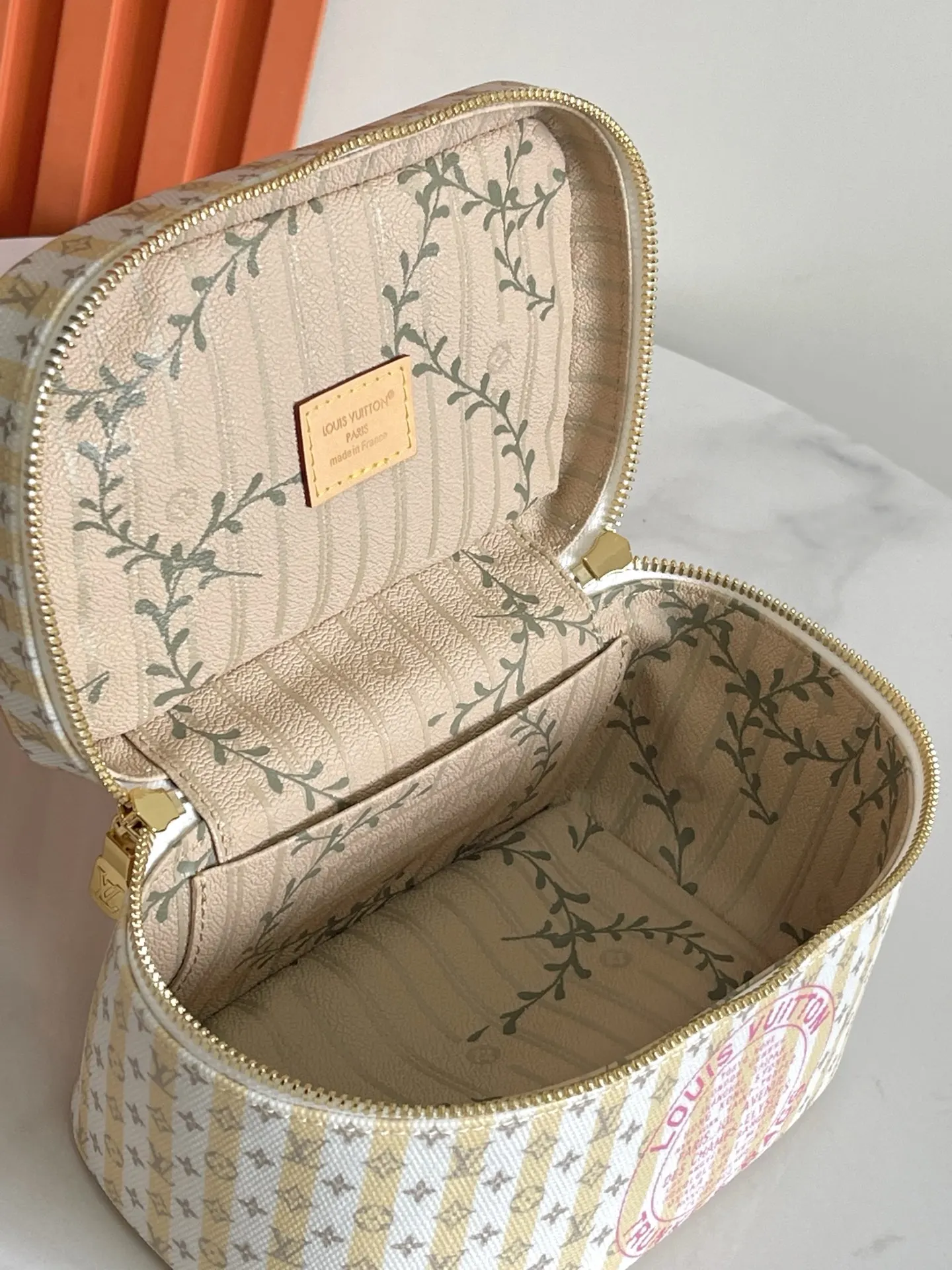 Louis Vuitton Cosmetic Pouch Canvas Image 9 Louis Vuitton Cosmetic Pouch Canvas Image 9