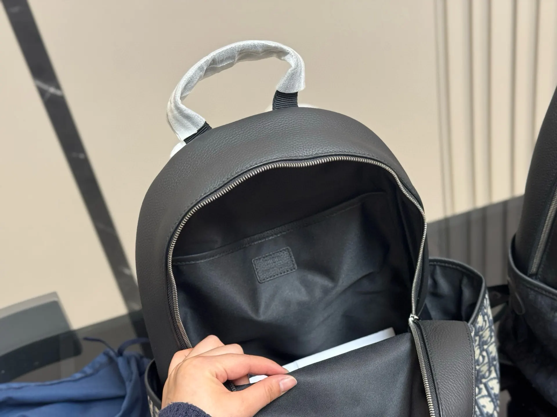 Dior 雙肩 男女背都好看 作为一只合 雙肩包 实用雙肩款
