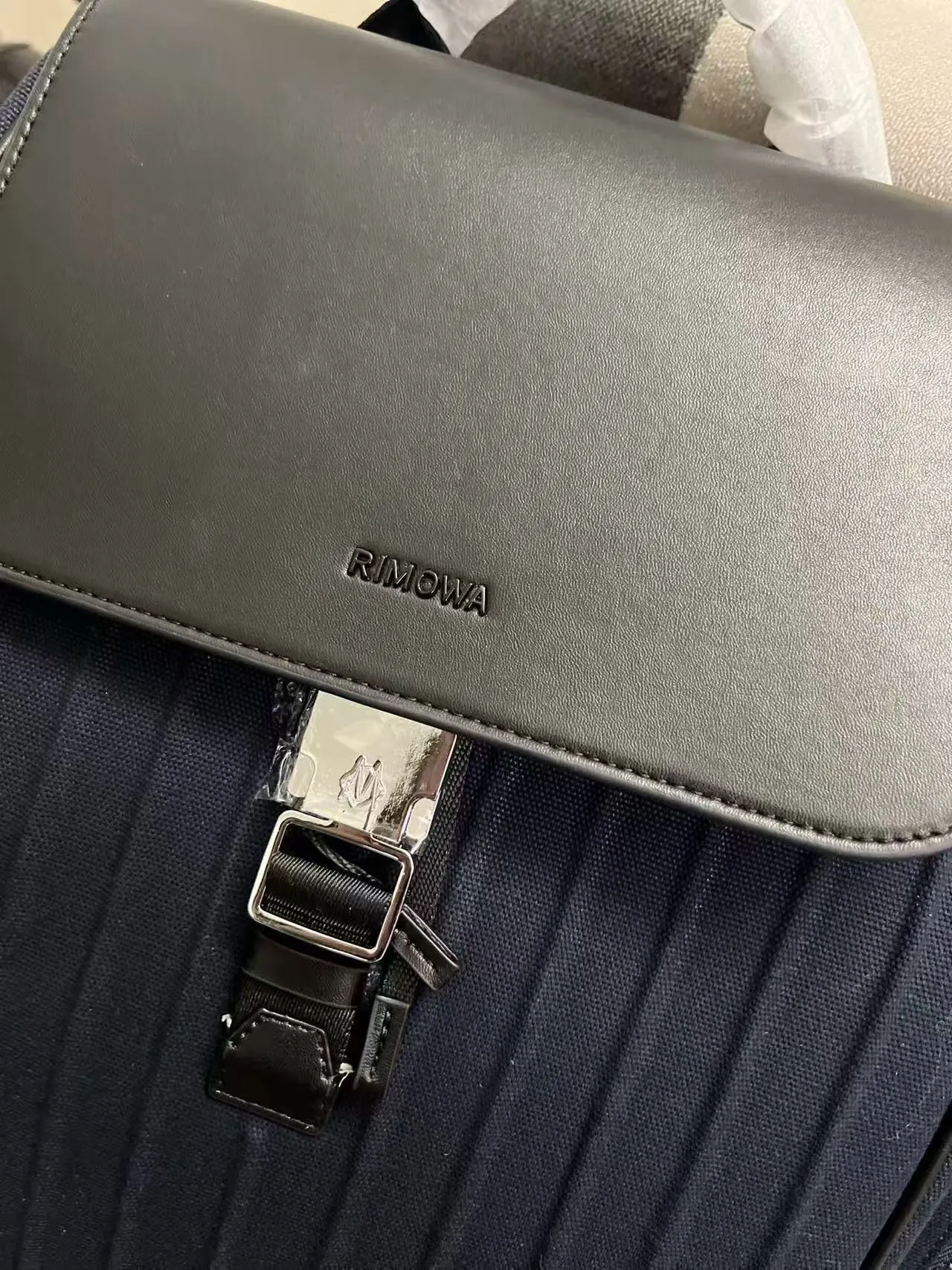 RIMOWA 黑色 雙肩包 精選款(數字2) RIMOWA 黑色 雙肩包 精選款(數字2)