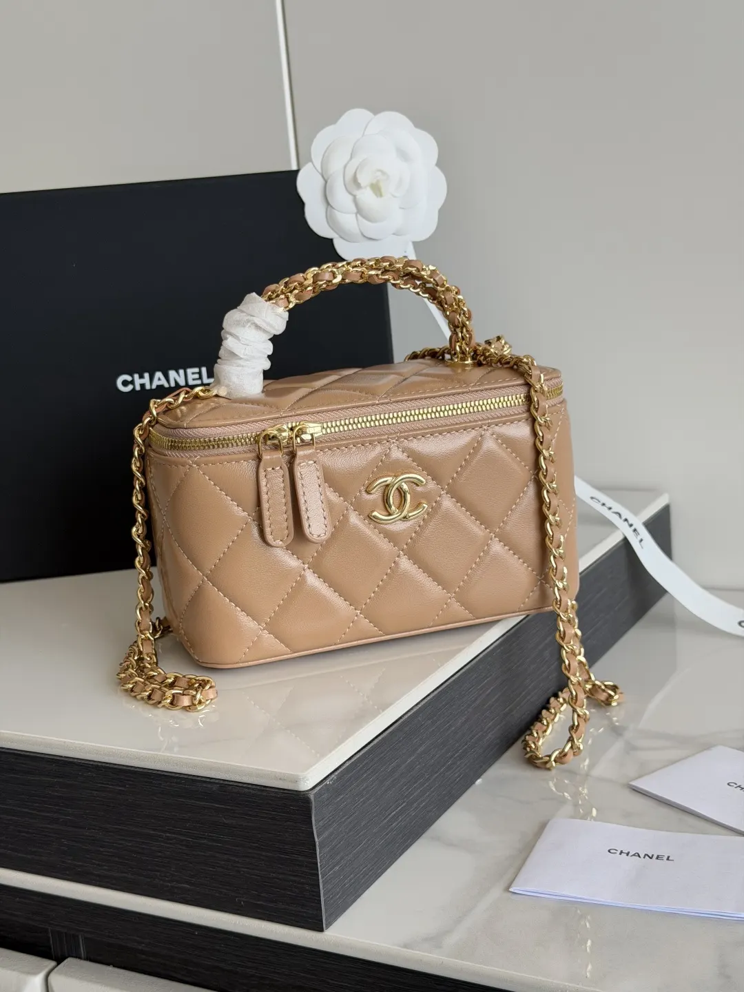 CHANEL 羊皮 上架 小羊皮 制作 质量 經典之作 华丽与 手提包 通勤手提款