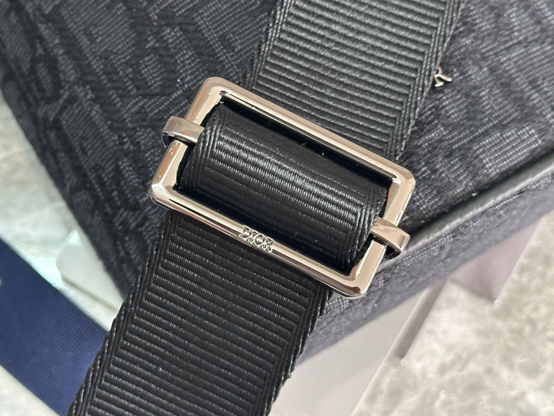 Dior 黑色蕾丝圆筒水桶包 斜挎