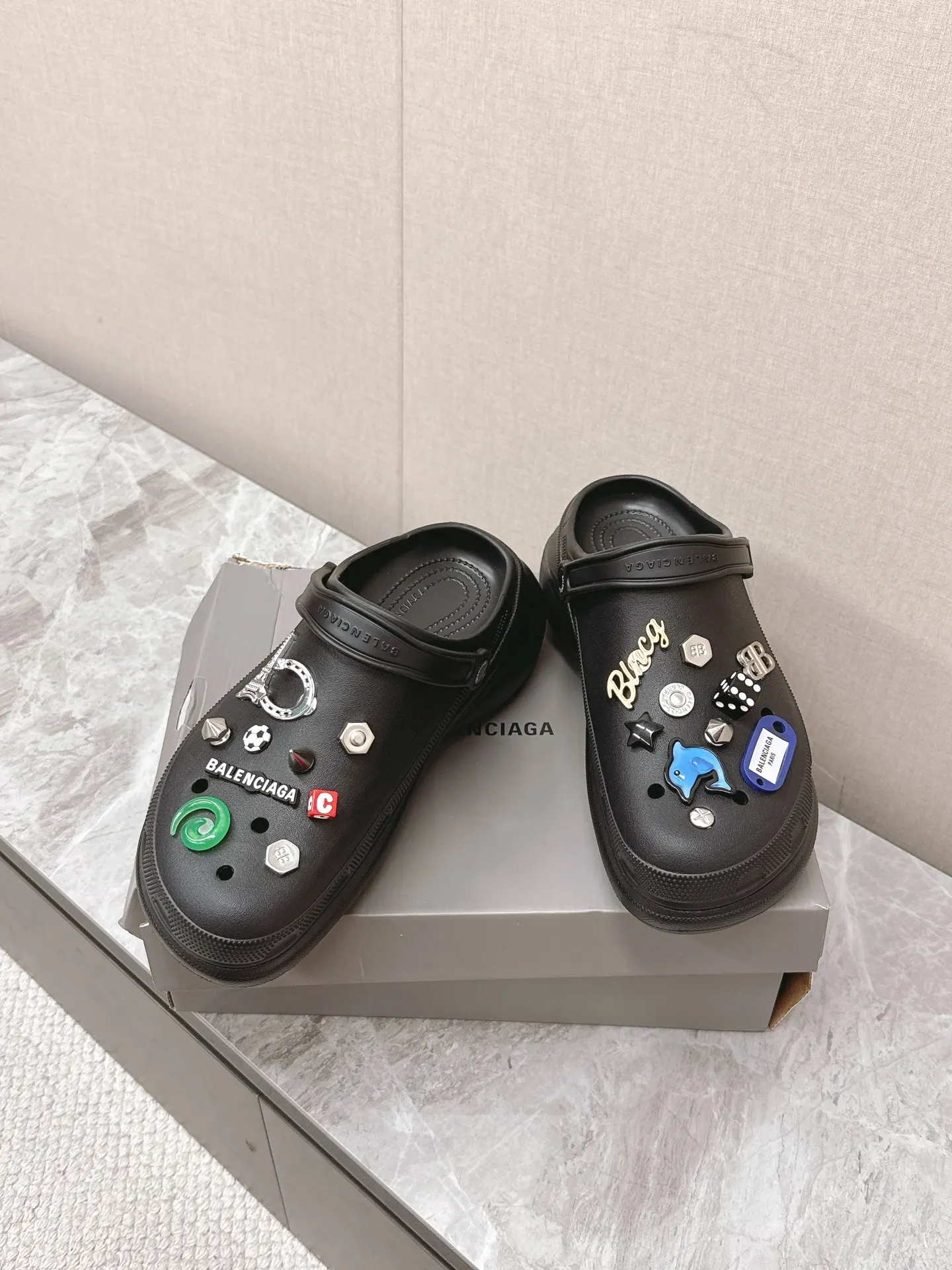 Balenciaga 金扣 运动鞋