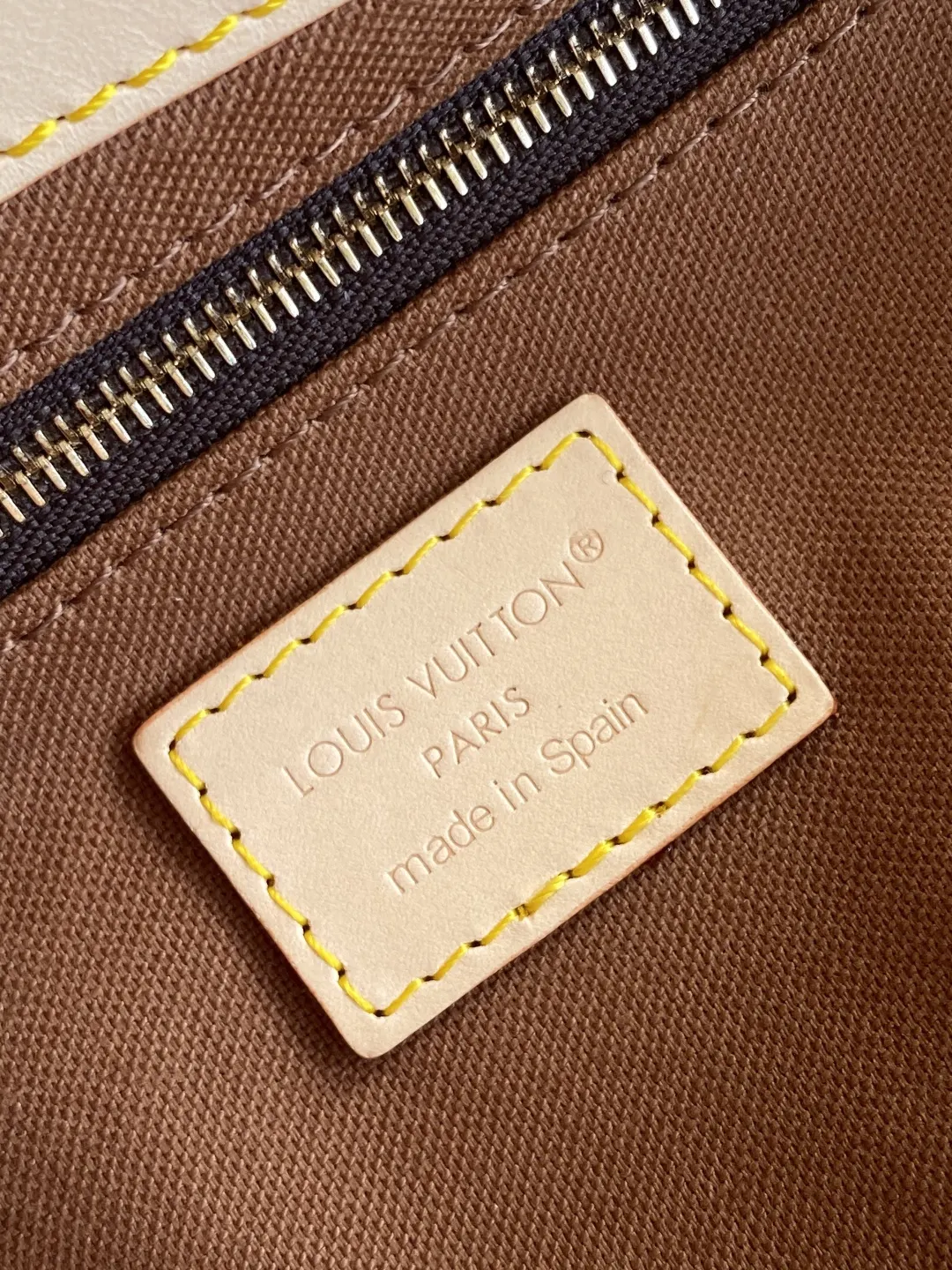 LV 牛皮 动态 Nicolas Gh 水桶包 休闲水桶款