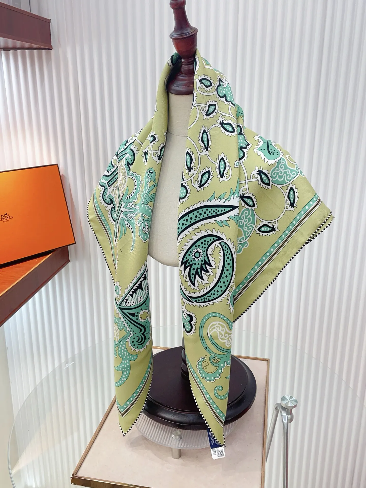Hermès 丝巾 精致配饰