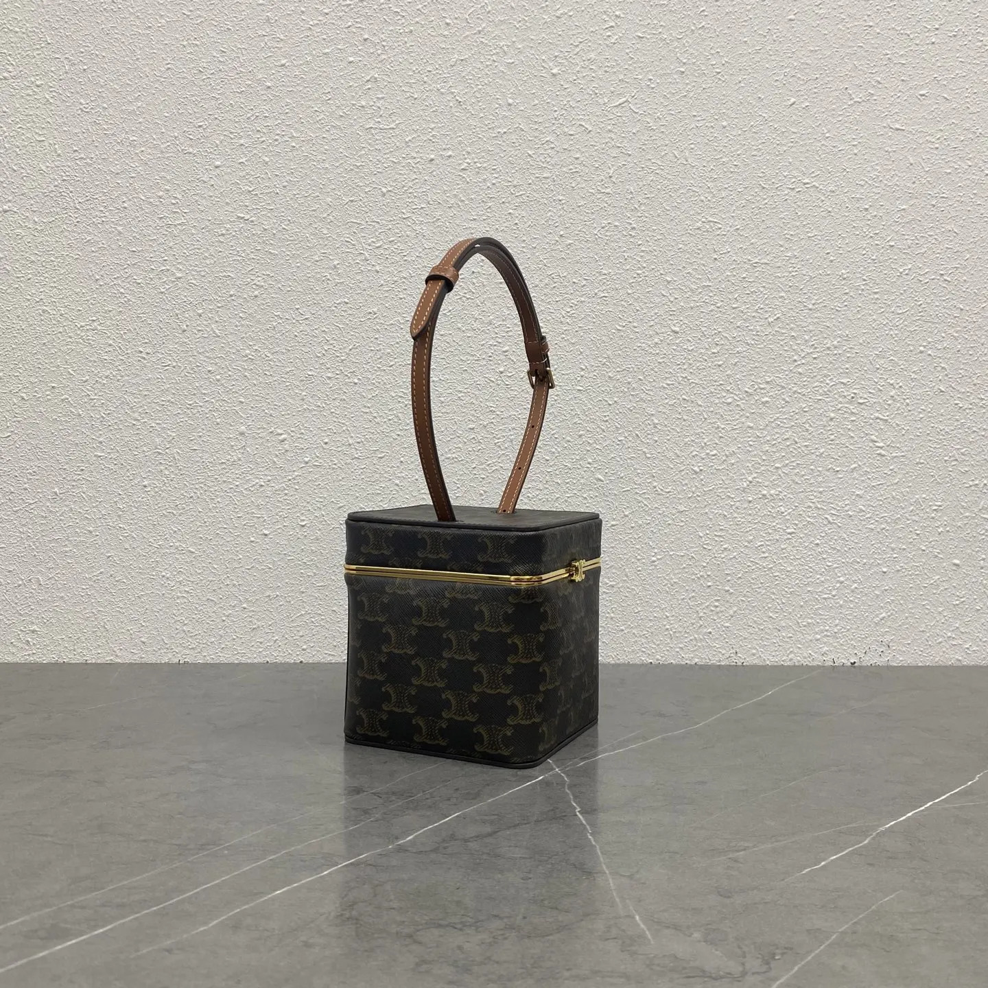 Gold Shoulder Bag Leather