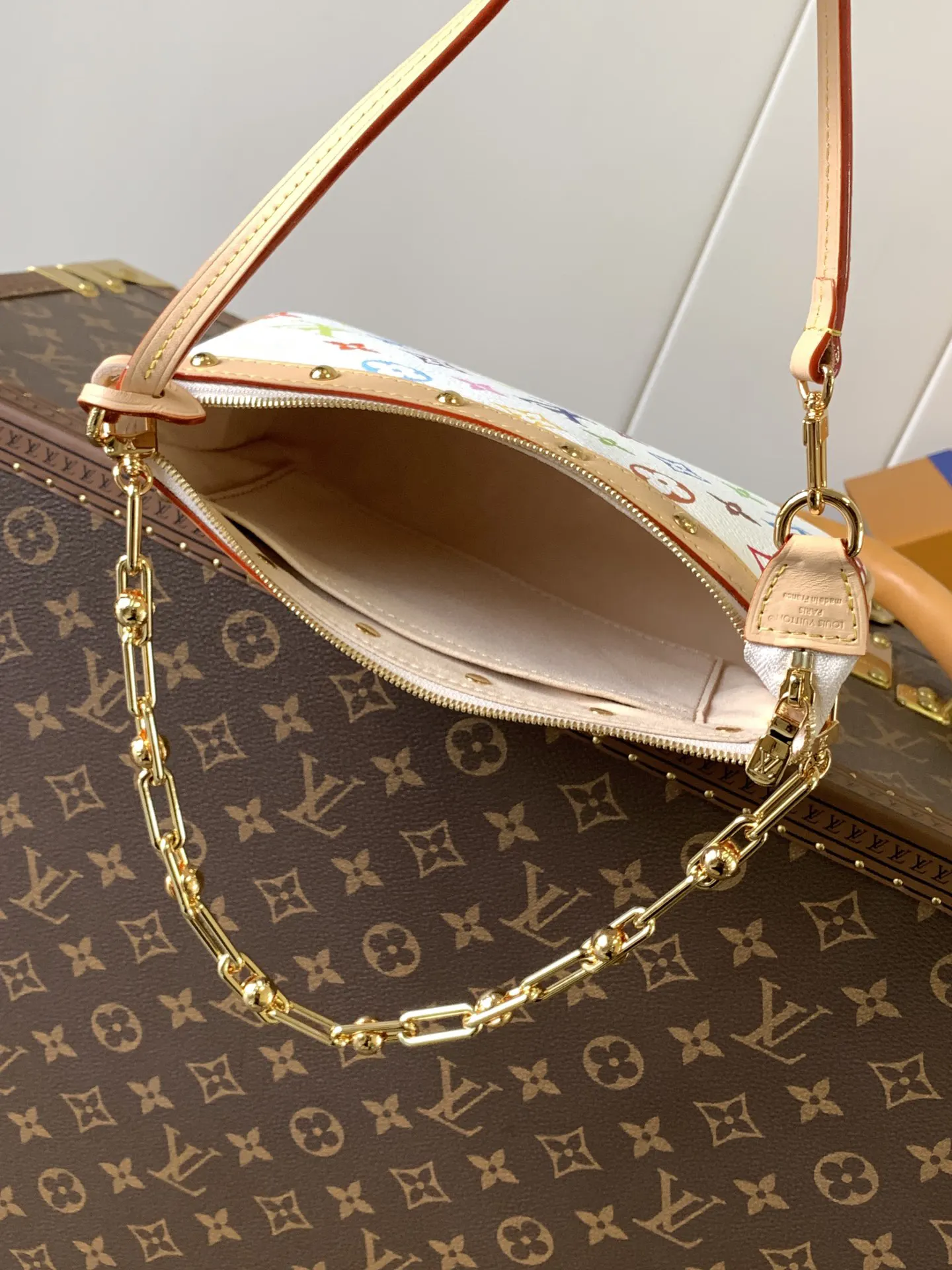 LV 牛皮 白彩 链条包 精致链条款