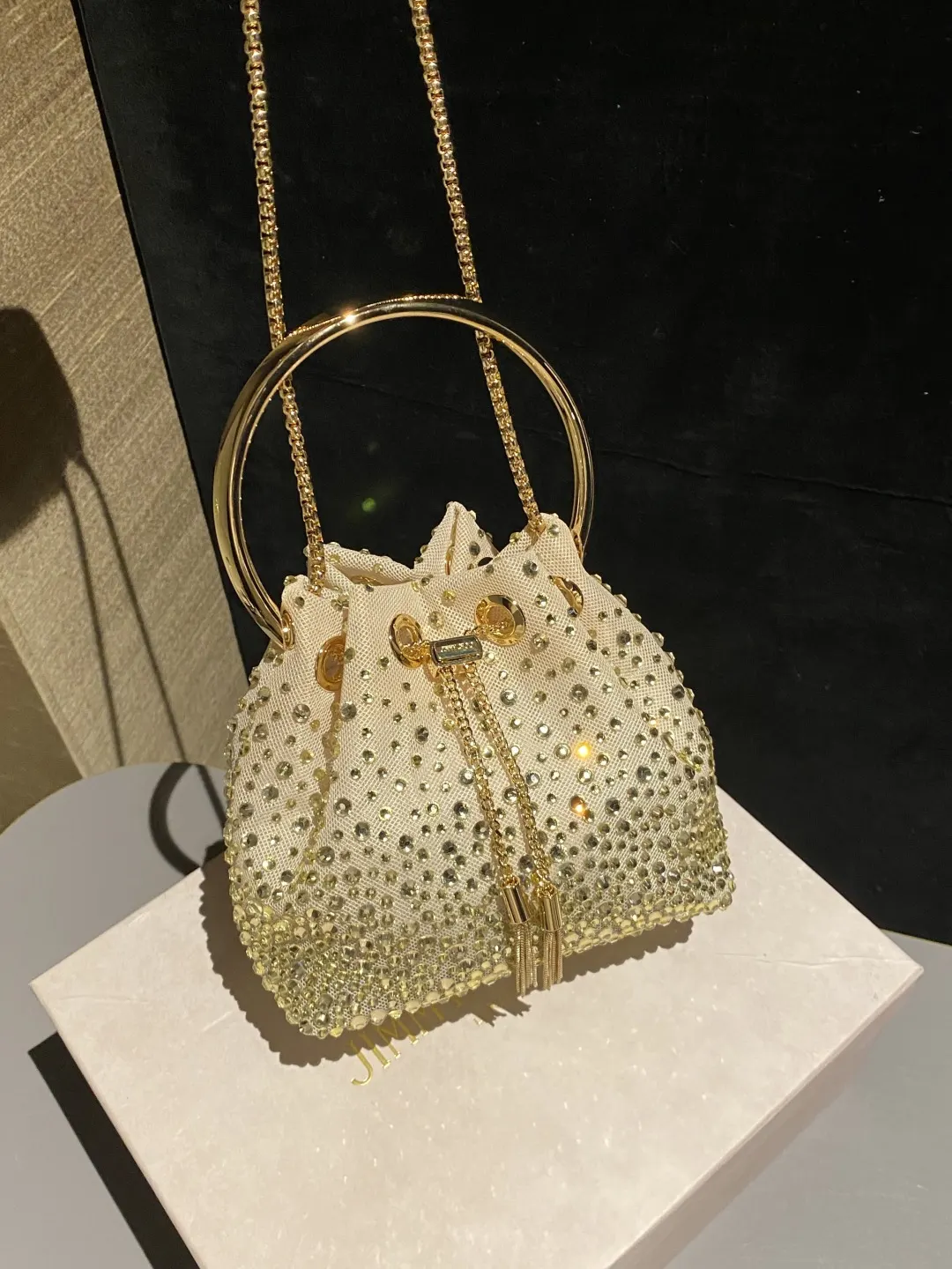 白色 Jimmy Choo 水桶包 休閒水桶款