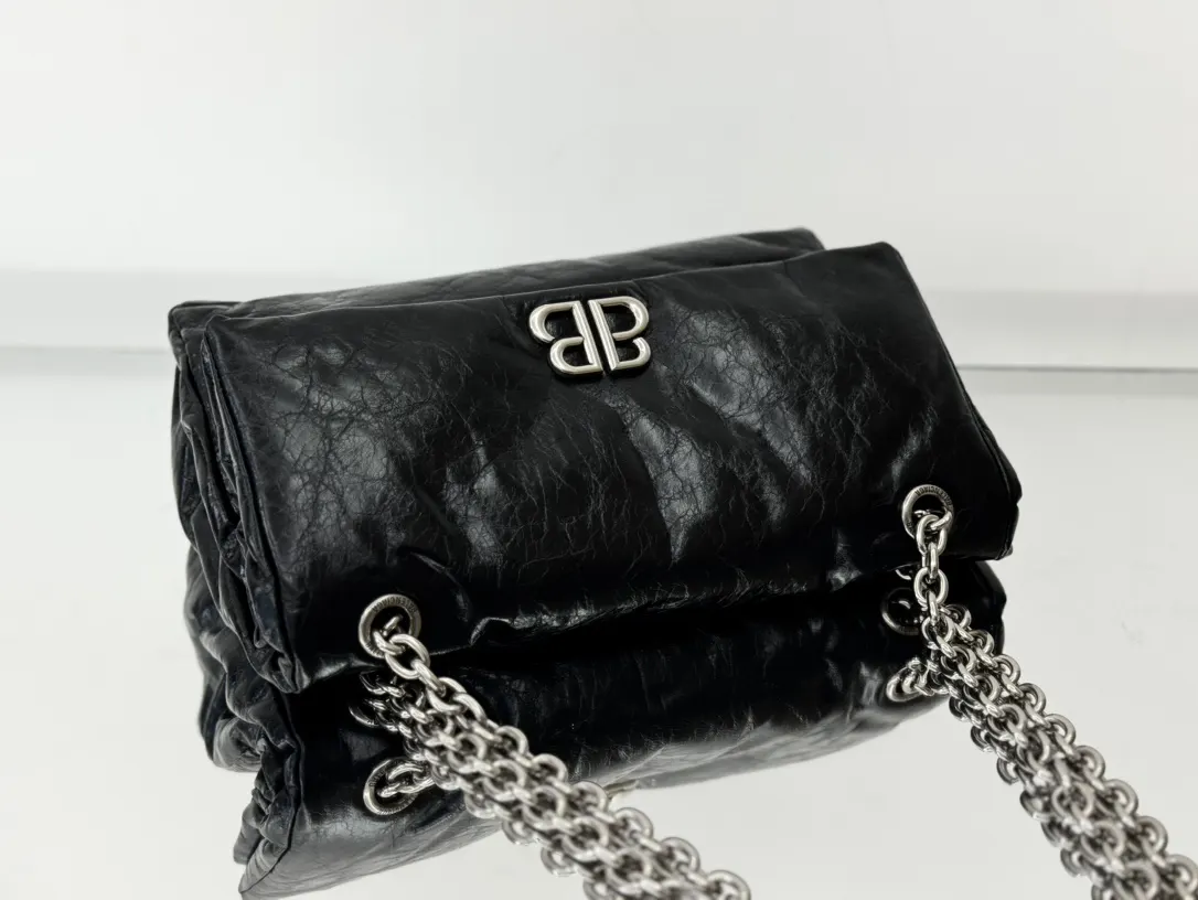 Balenciaga Monaco 黑银 牛皮 單肩包 日常搭配(數字4) Balenciaga Monaco 黑银 牛皮 單肩包 日常搭配(數字4)