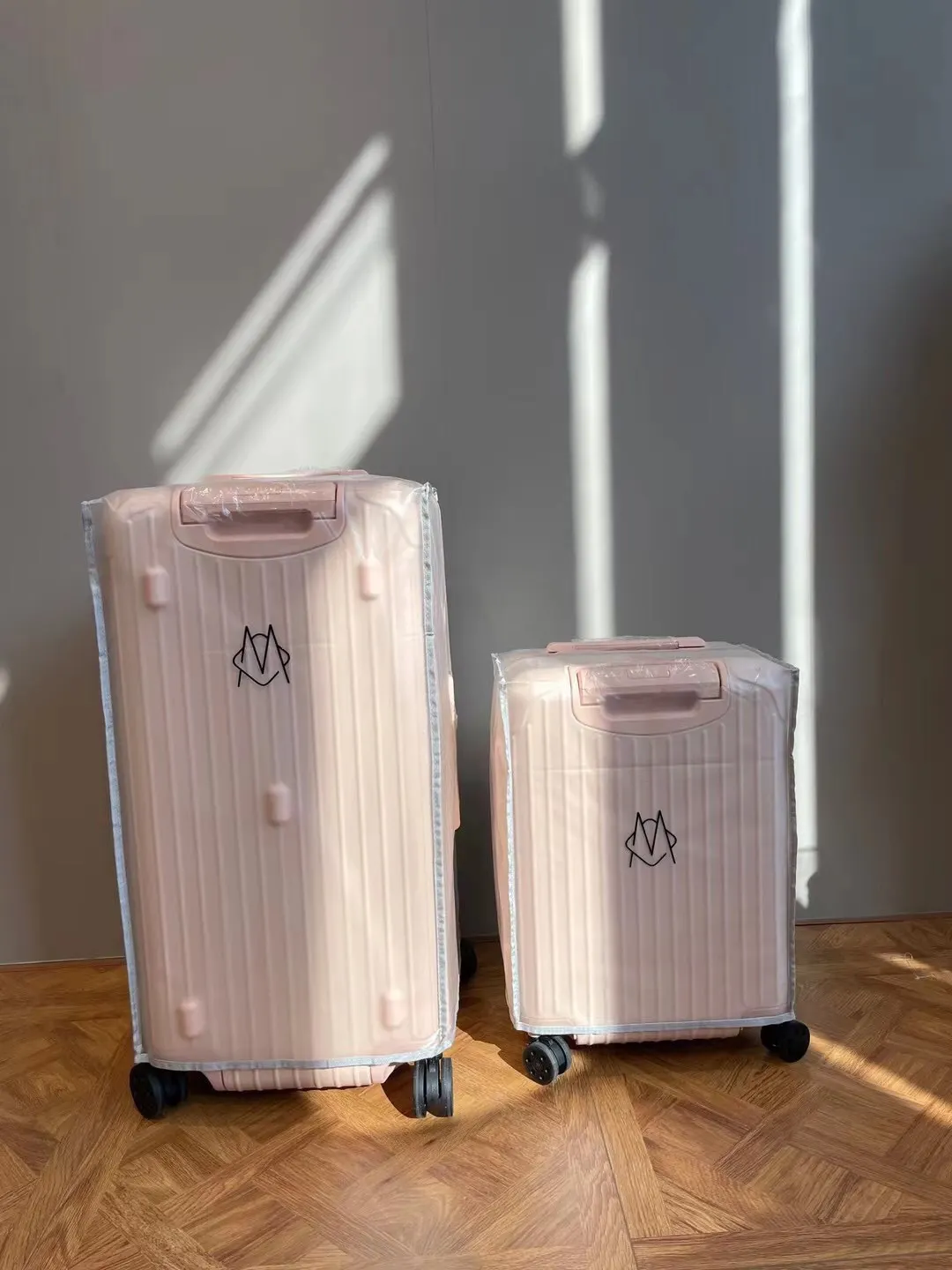 黑色 白色 rimowa日默瓦花瓣粉行李箱 登机箱 旅行箱 托运 旅行拉杆款 輕便出行款
