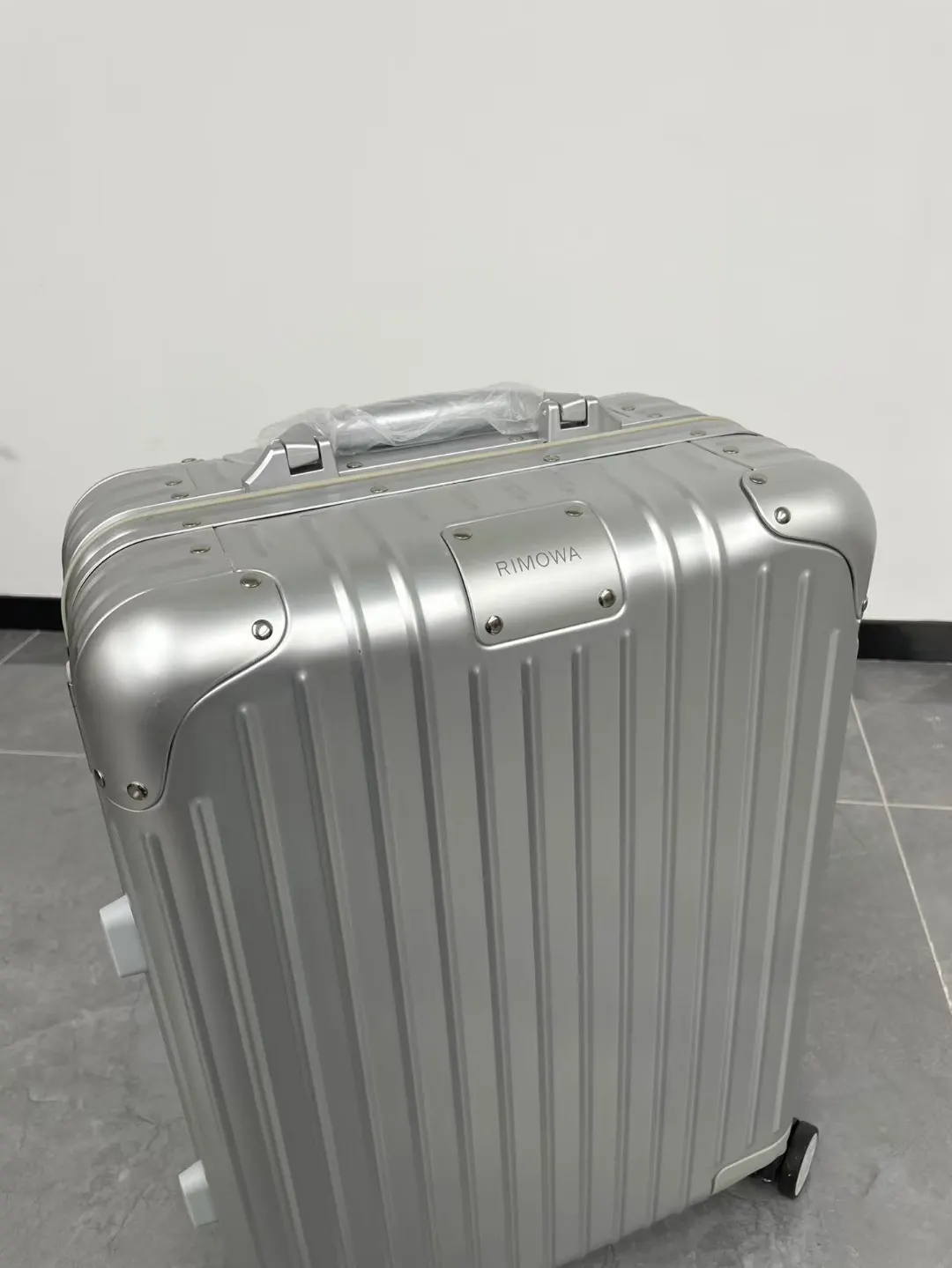 Rimowa Black Silver Suitcase Travel Lightweight