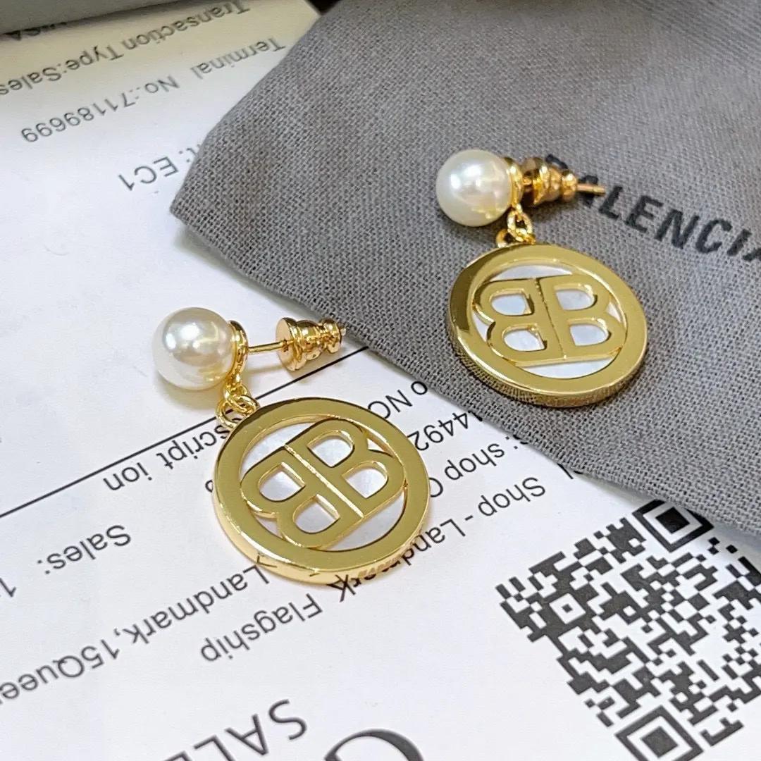 Balenciaga 配飾 精致搭配 耳飾(數字5) Balenciaga 配飾 精致搭配 耳飾(數字5)