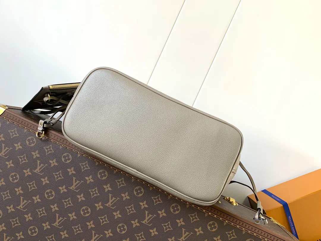 Neverfull 黑色 米白 手拿包 精致手拿款