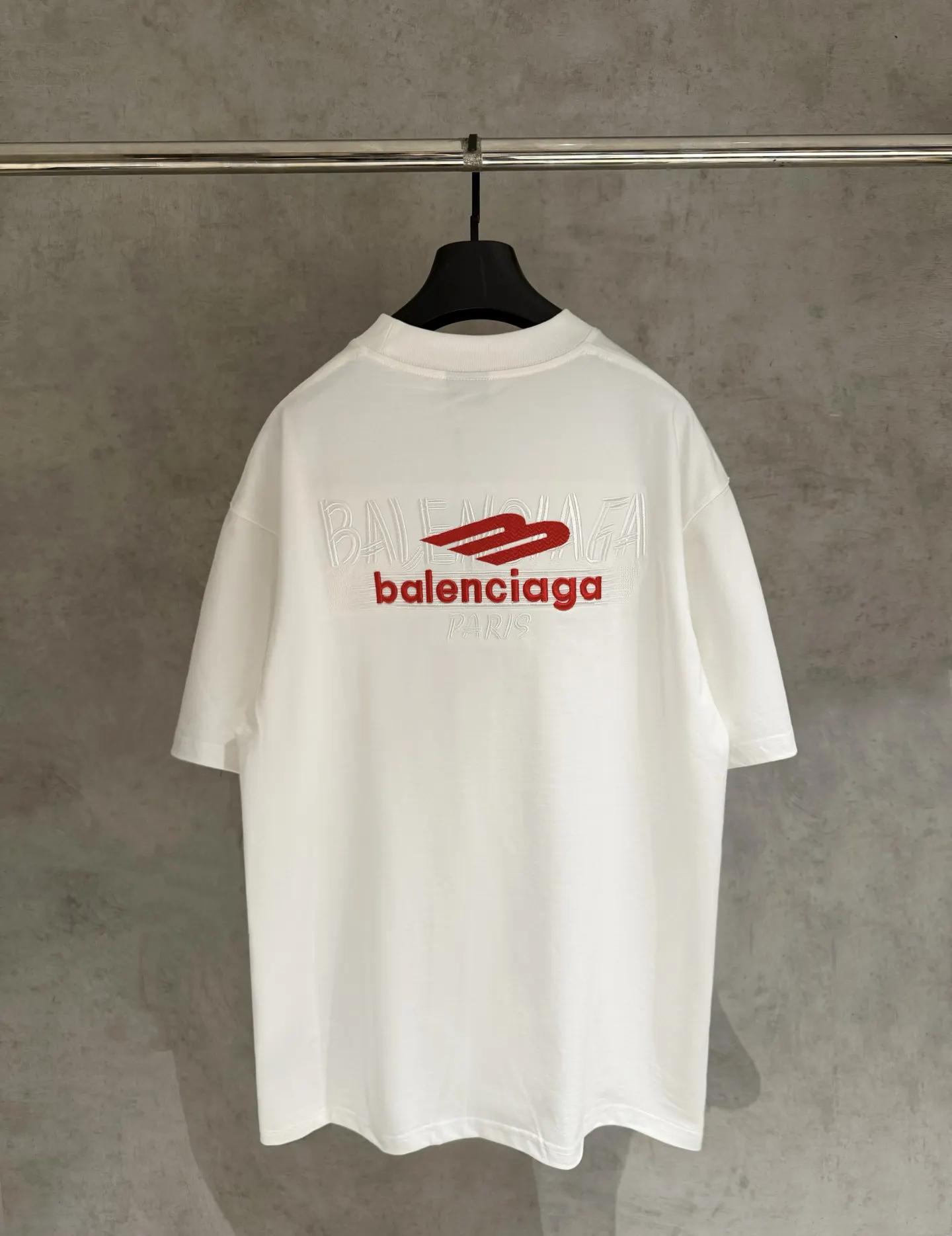 Balenciaga 25SS 刺绣 纯棉 短袖T恤 街头休闲款